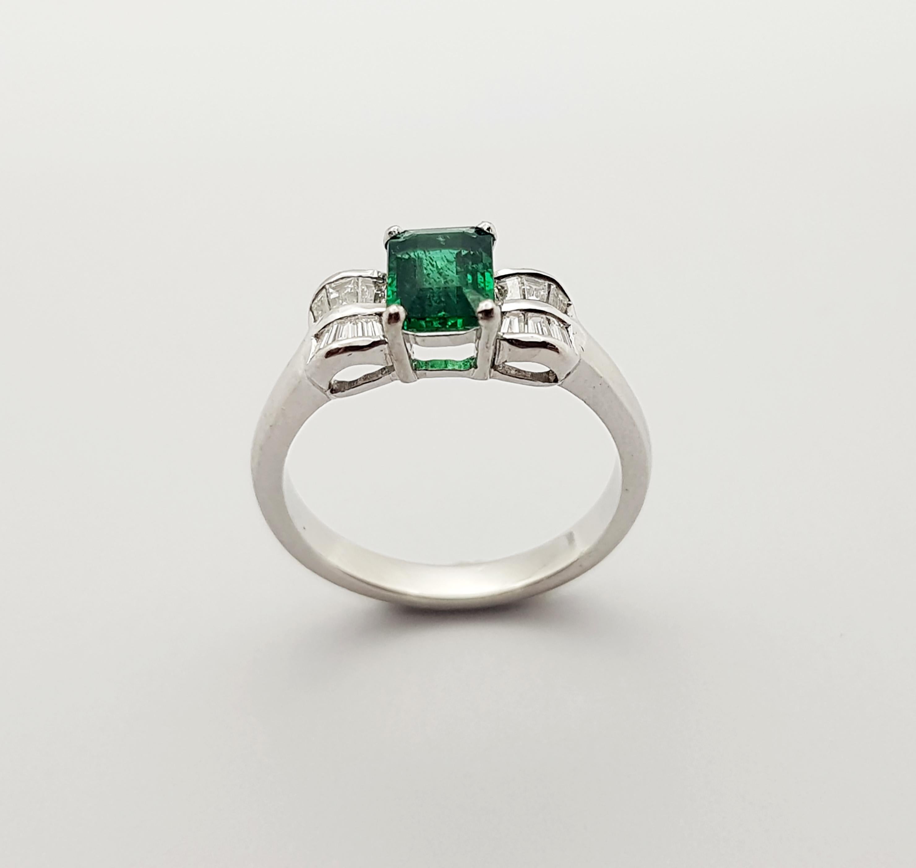 Emerald with Diamond Ring Set in 18 Karat White Gold Settings For Sale 5