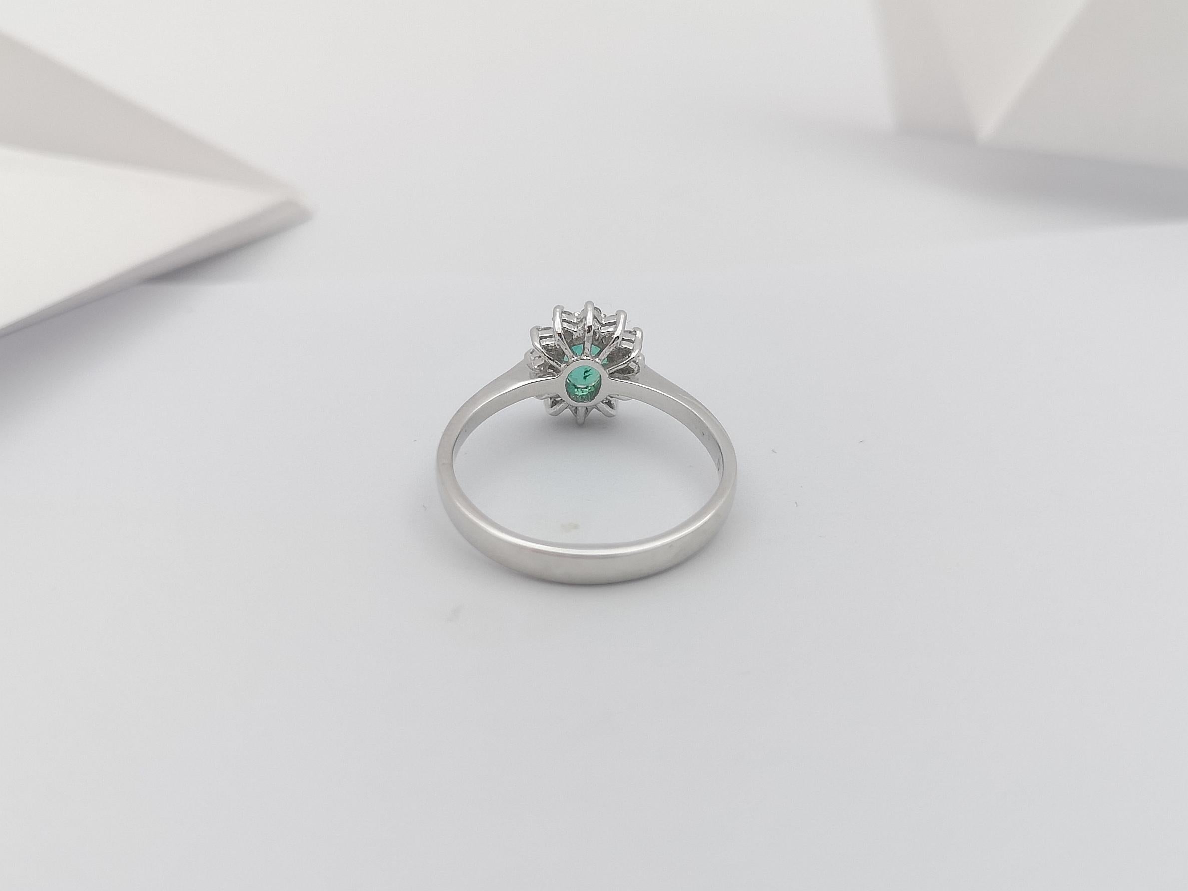 Ring mit Smaragd und Diamant in 18 Karat Weißgold gefasst im Angebot 5