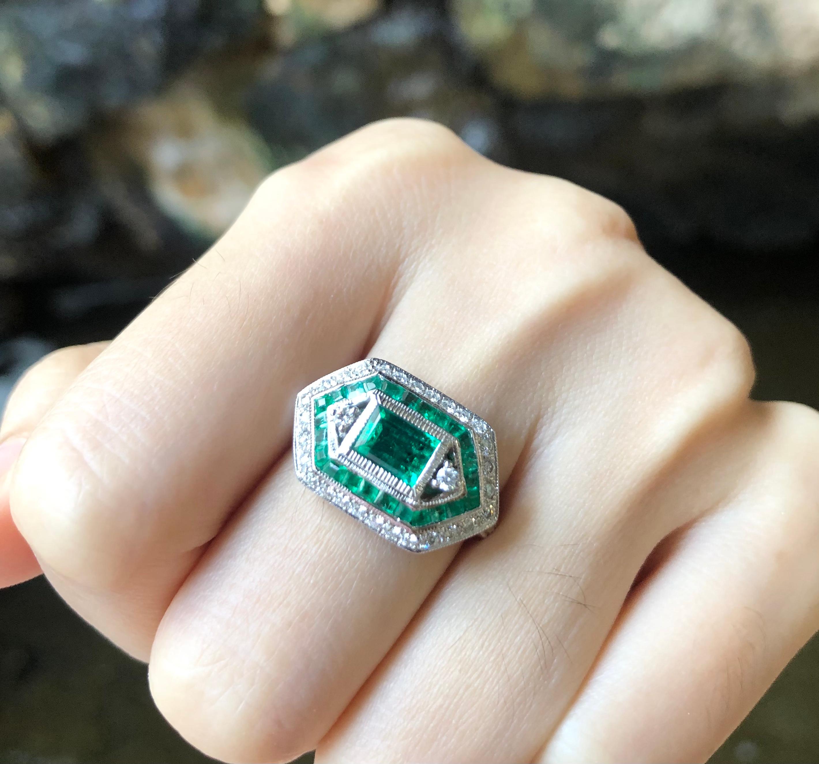 Emerald with Diamond Ring Set in 18 Karat White Gold Settings For Sale 8