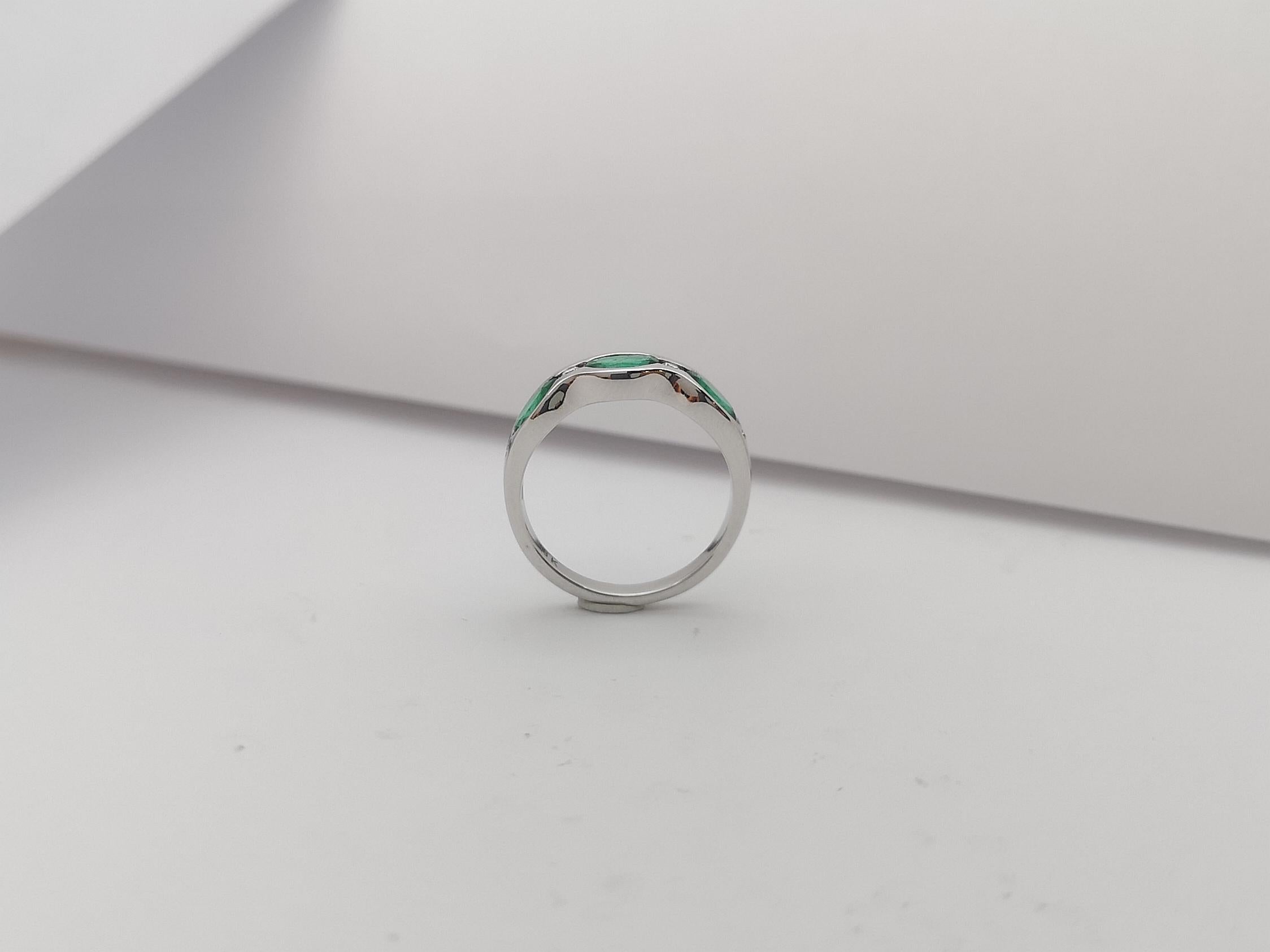 Ring mit Smaragd und Diamant in 18 Karat Weißgold gefasst im Angebot 8