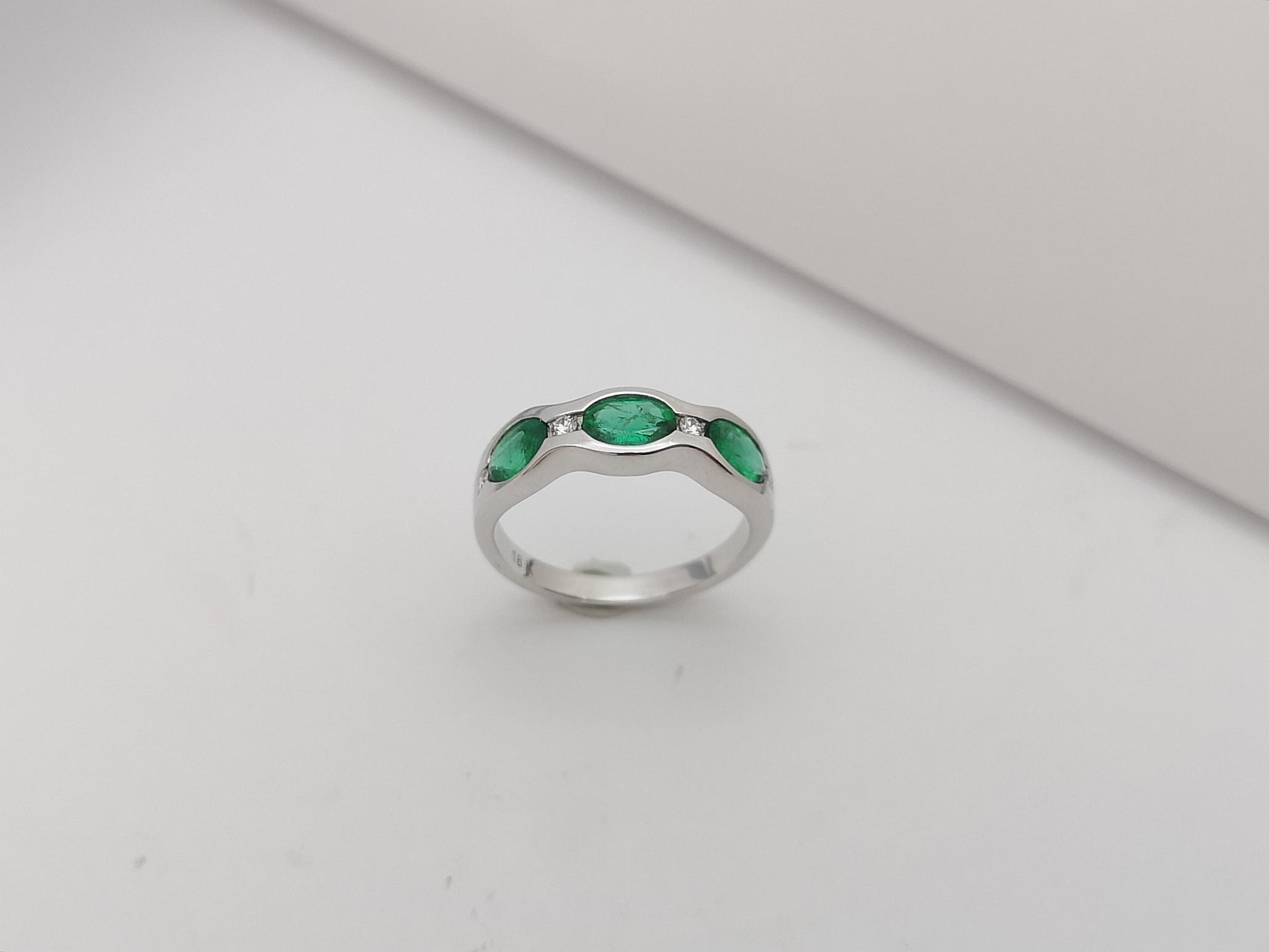 Ring mit Smaragd und Diamant in 18 Karat Weißgold gefasst im Angebot 10