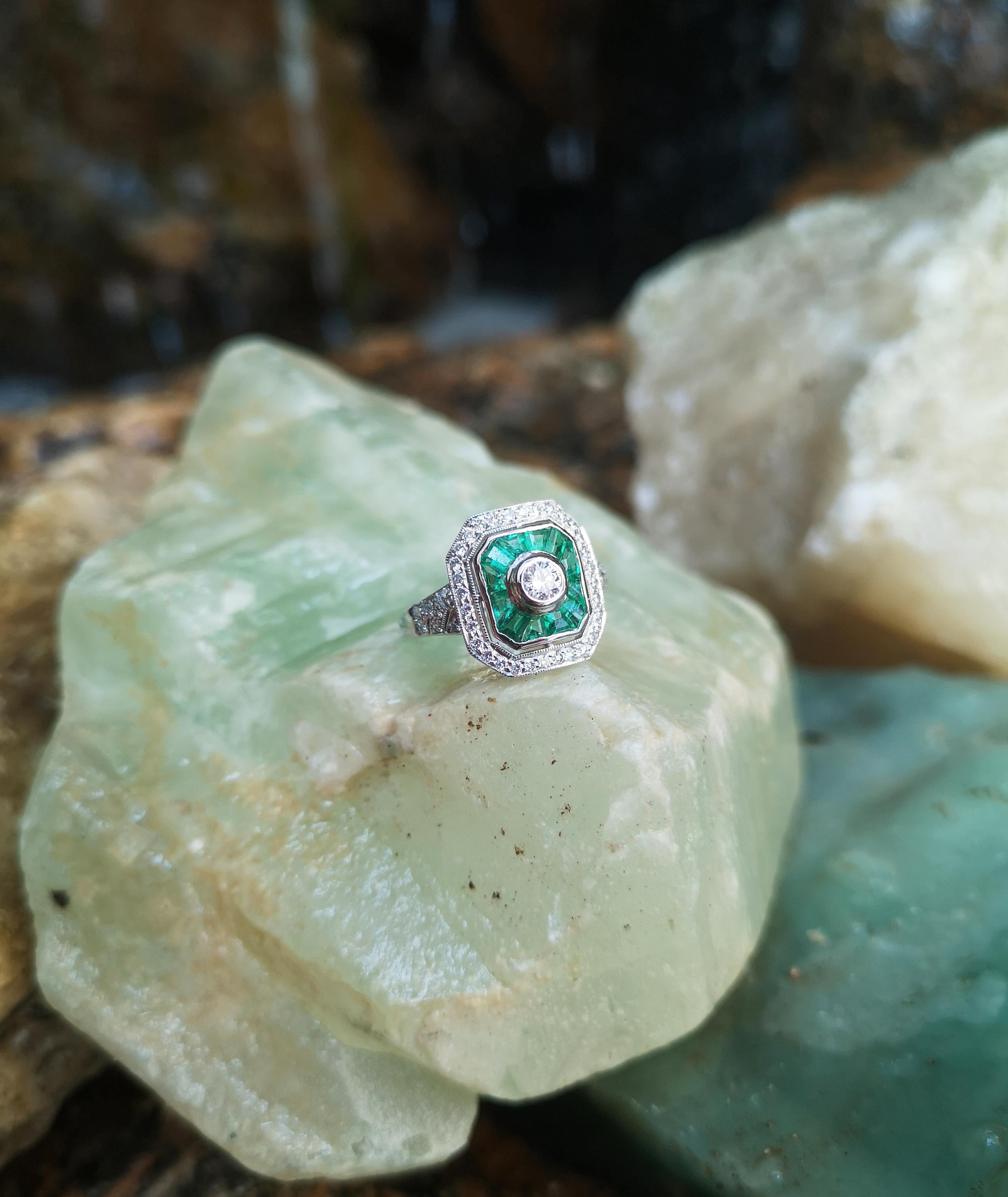 Ring mit Smaragd und Diamant in 18 Karat Weißgold gefasst (Art déco)