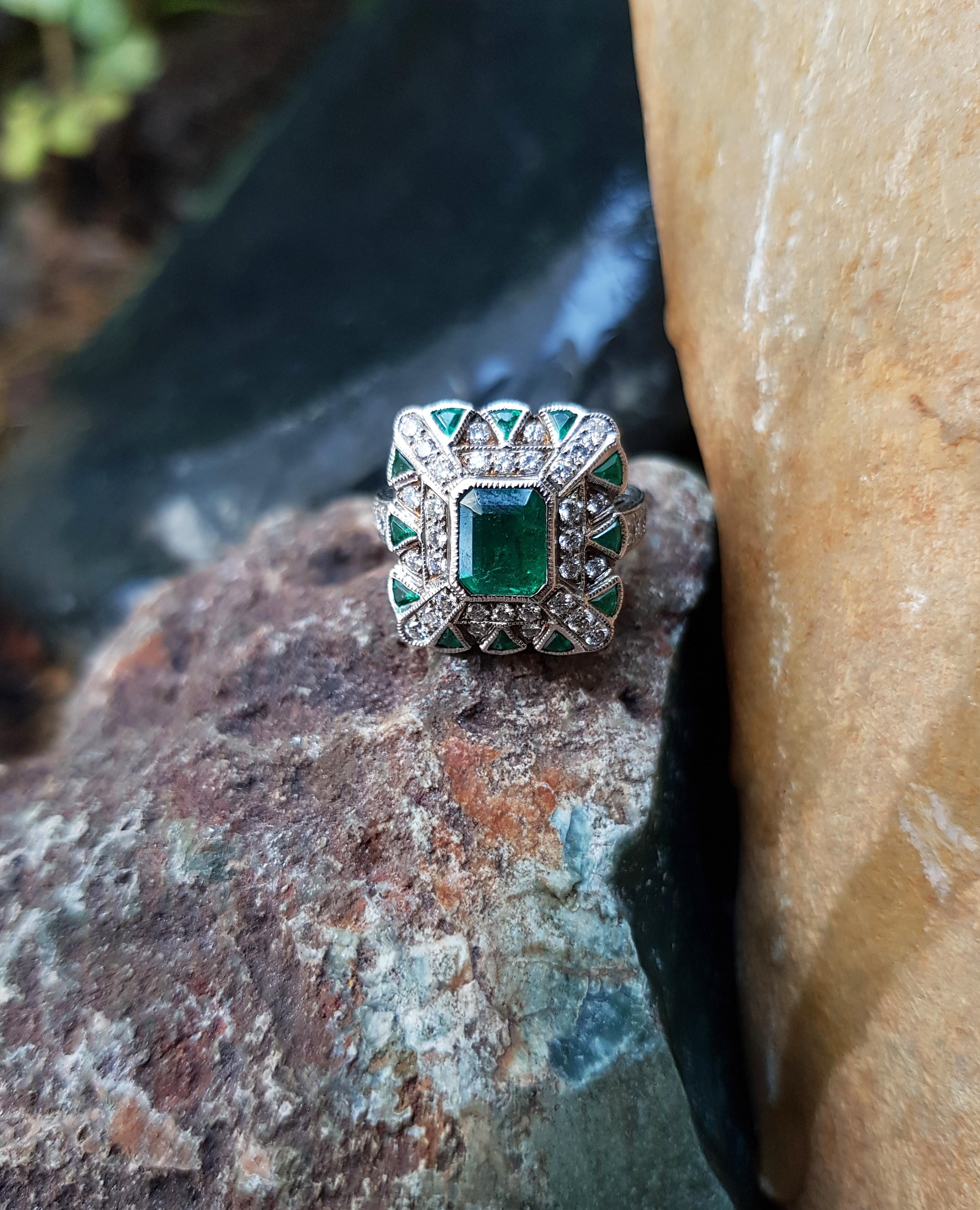 Art Deco Emerald with Diamond Ring Set in 18 Karat White Gold Settings For Sale
