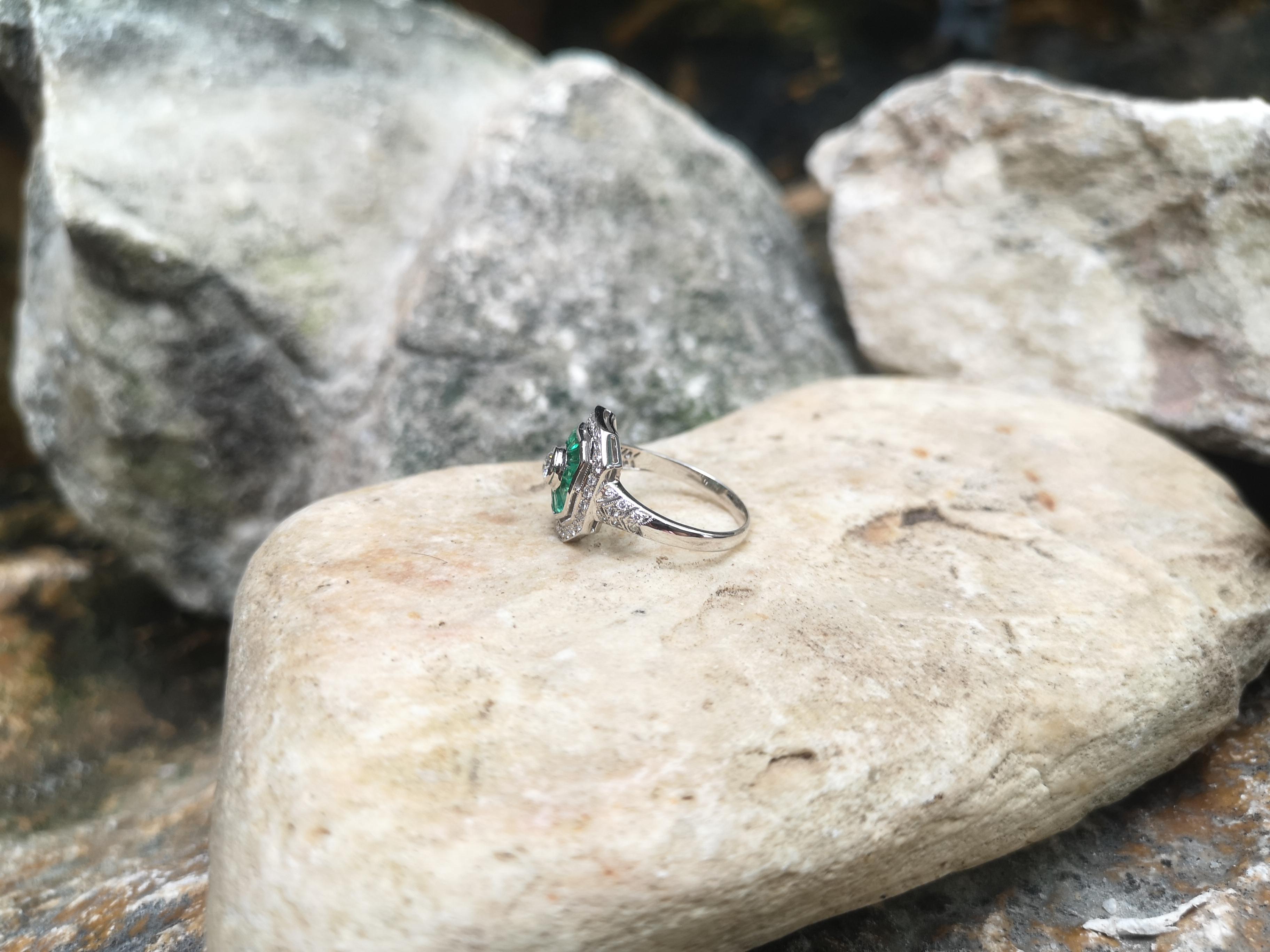 Mixed Cut Emerald with Diamond Ring Set in 18 Karat White Gold Settings For Sale