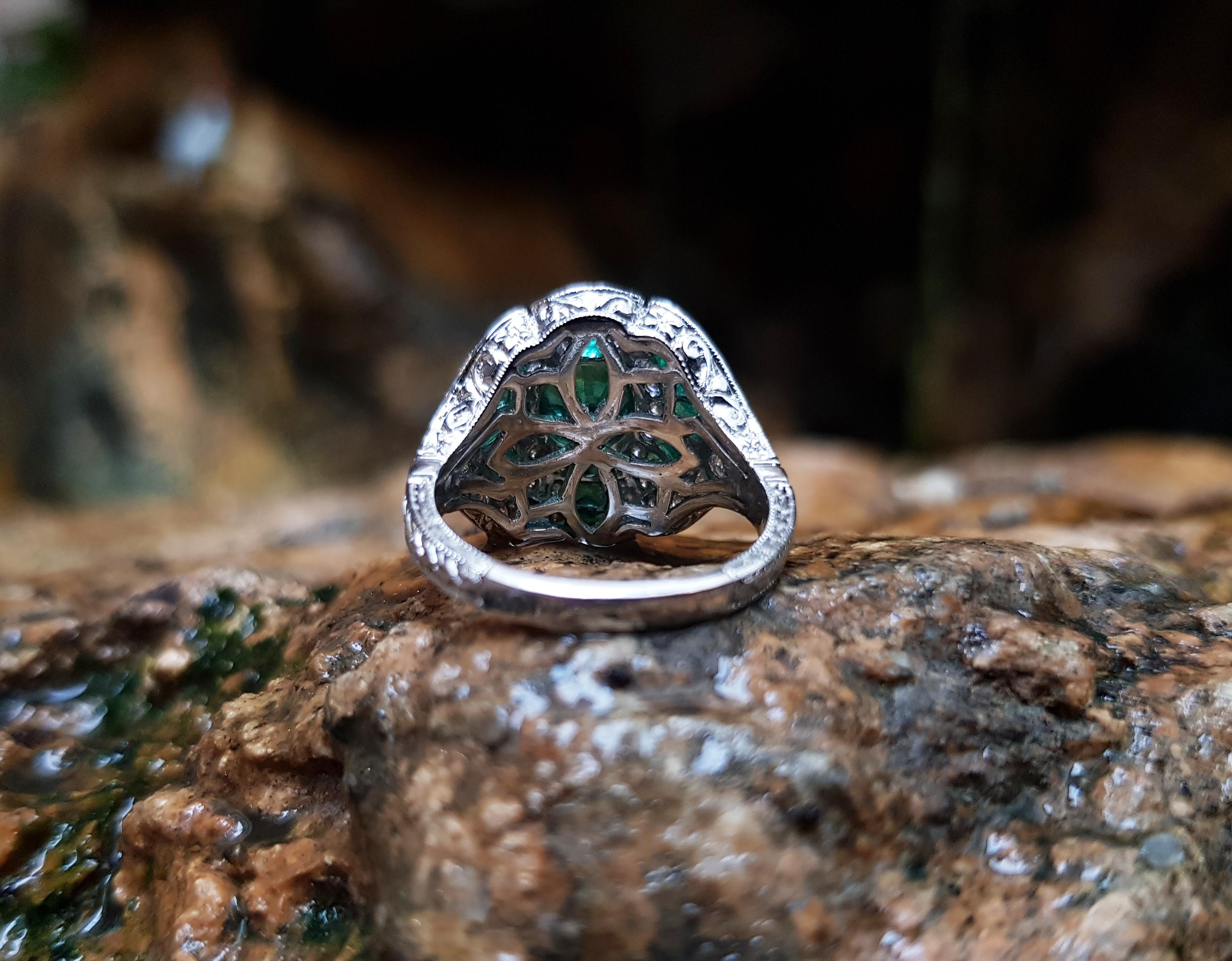 Ring mit Smaragd und Diamant in 18 Karat Weißgold gefasst im Angebot 1