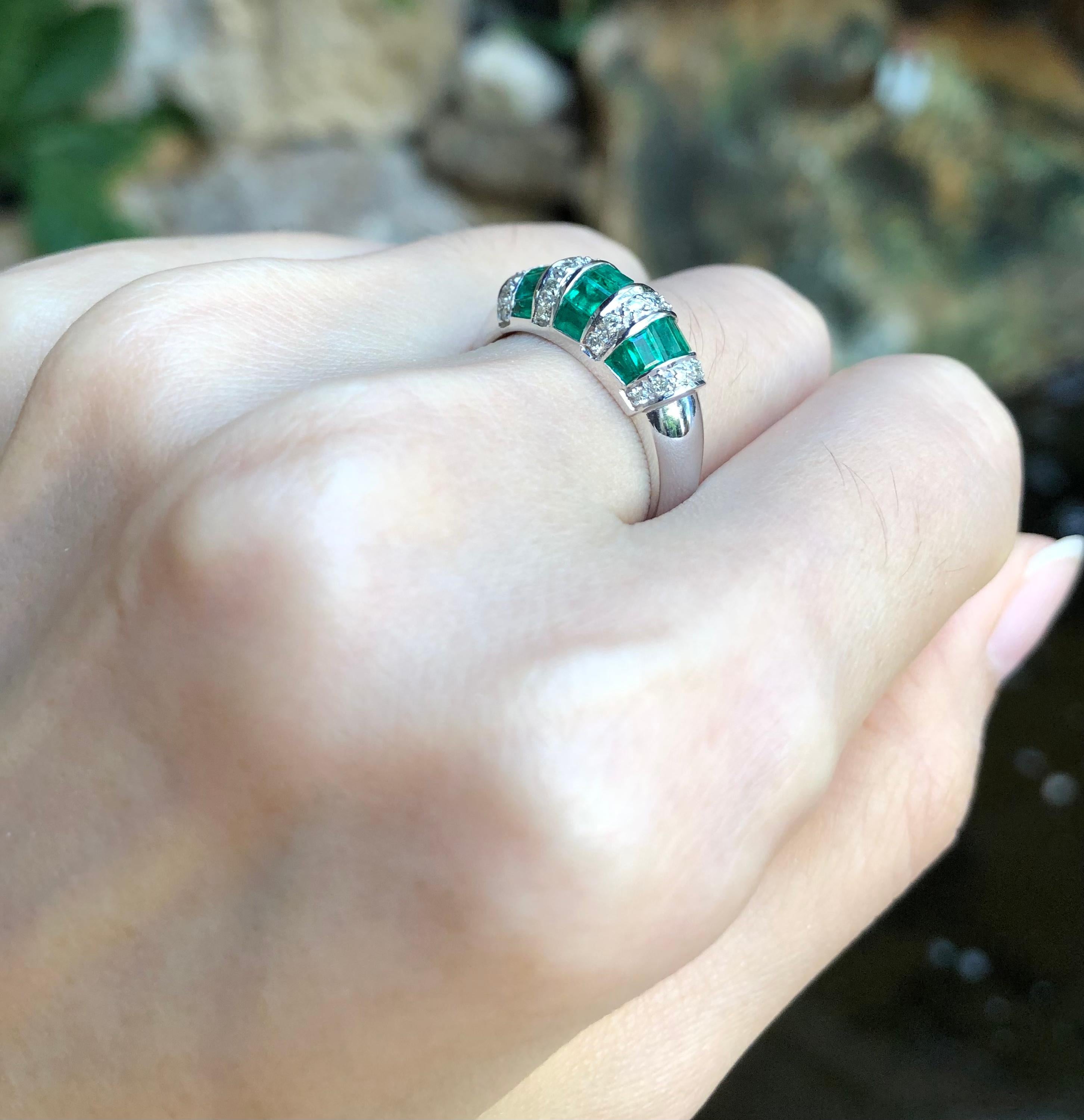 Women's or Men's Emerald with Diamond Ring Set in 18 Karat White Gold Settings For Sale
