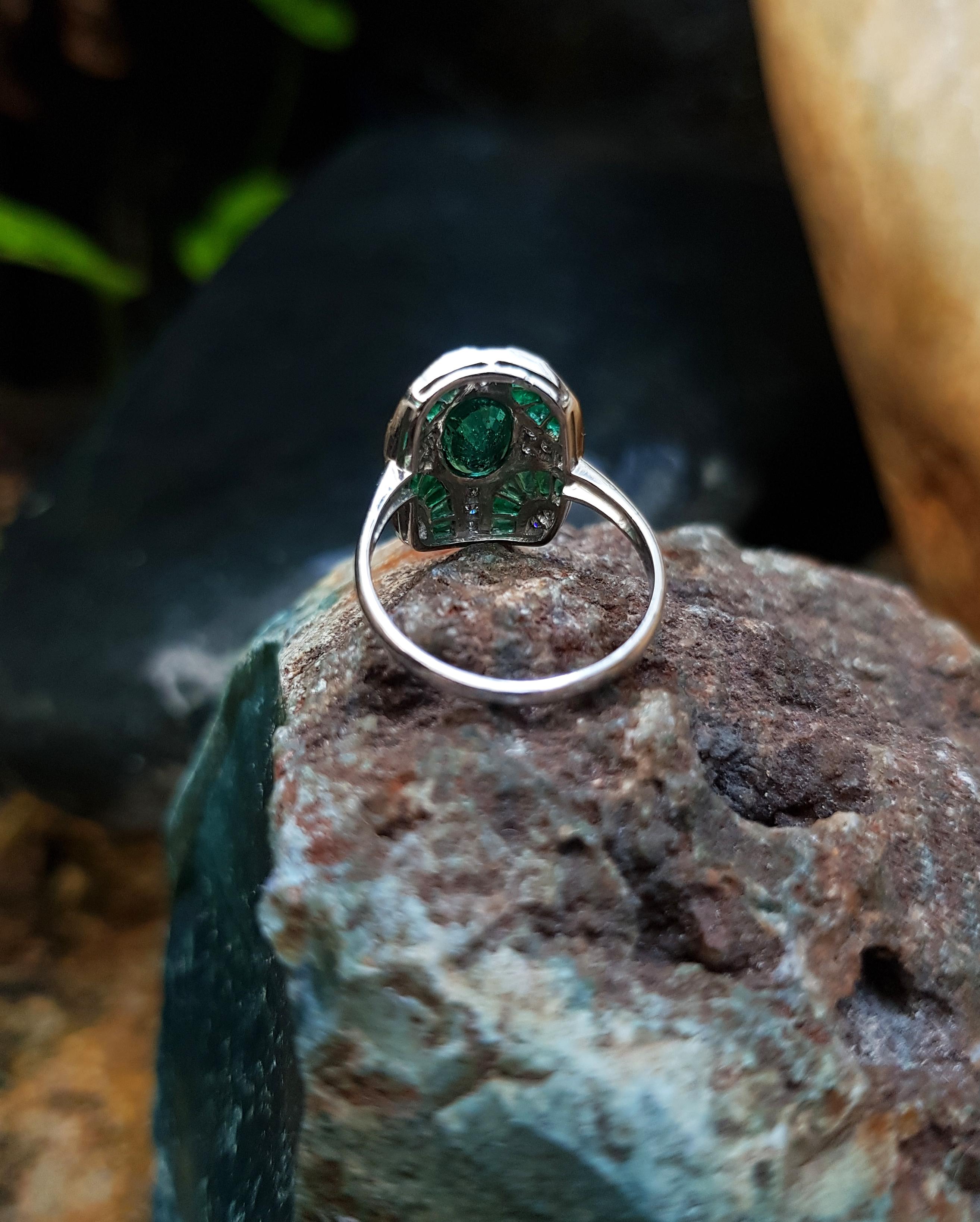 Emerald with Diamond Ring Set in 18 Karat White Gold Settings For Sale 2