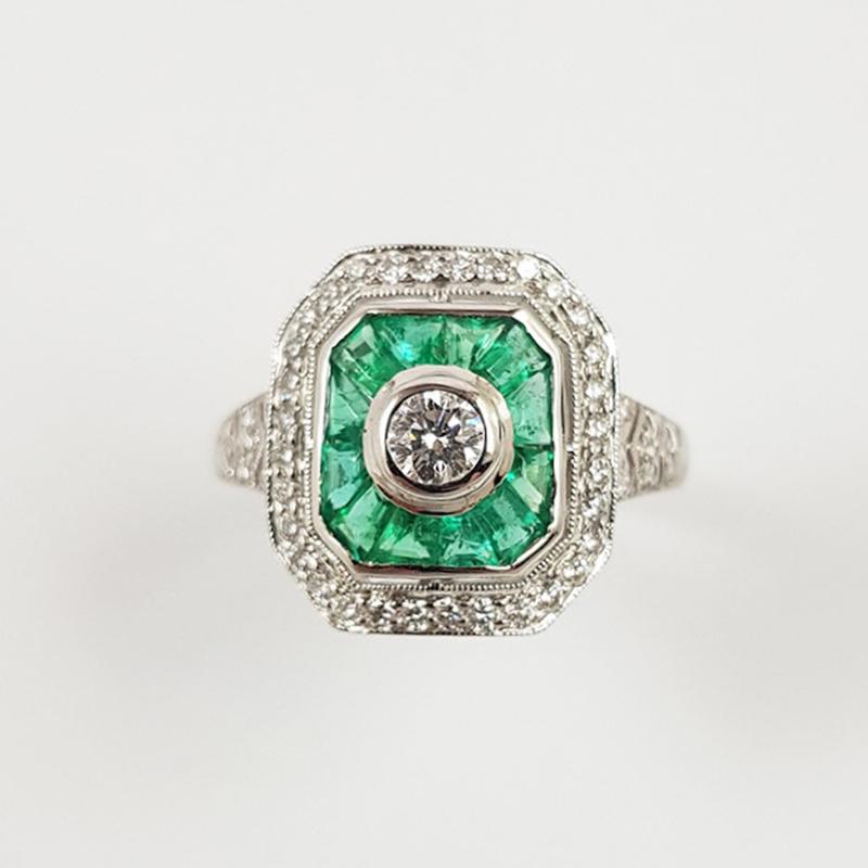 Ring mit Smaragd und Diamant in 18 Karat Weißgold gefasst 1
