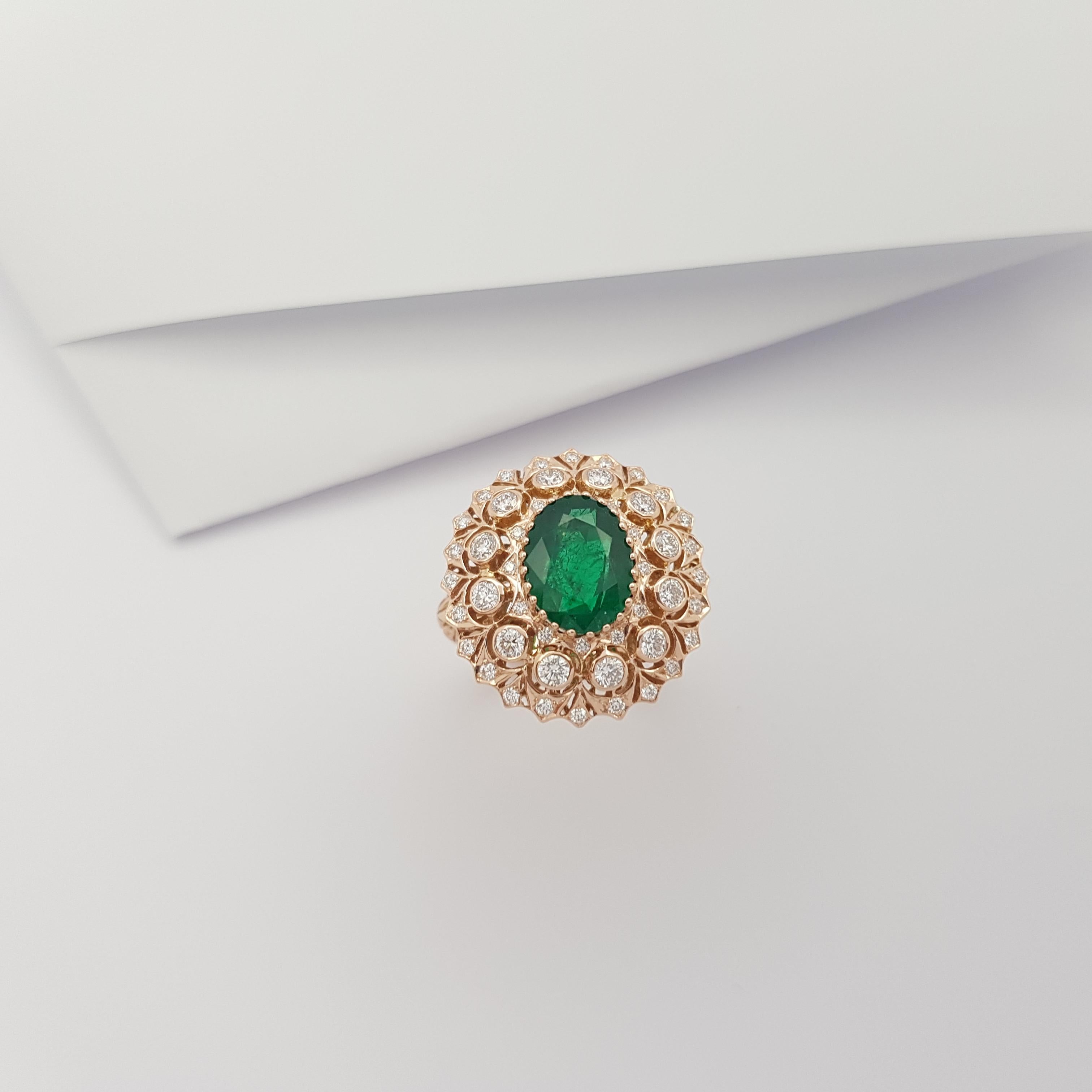 Emerald with Diamond Ring set in 18K Rose Gold Settings For Sale 1