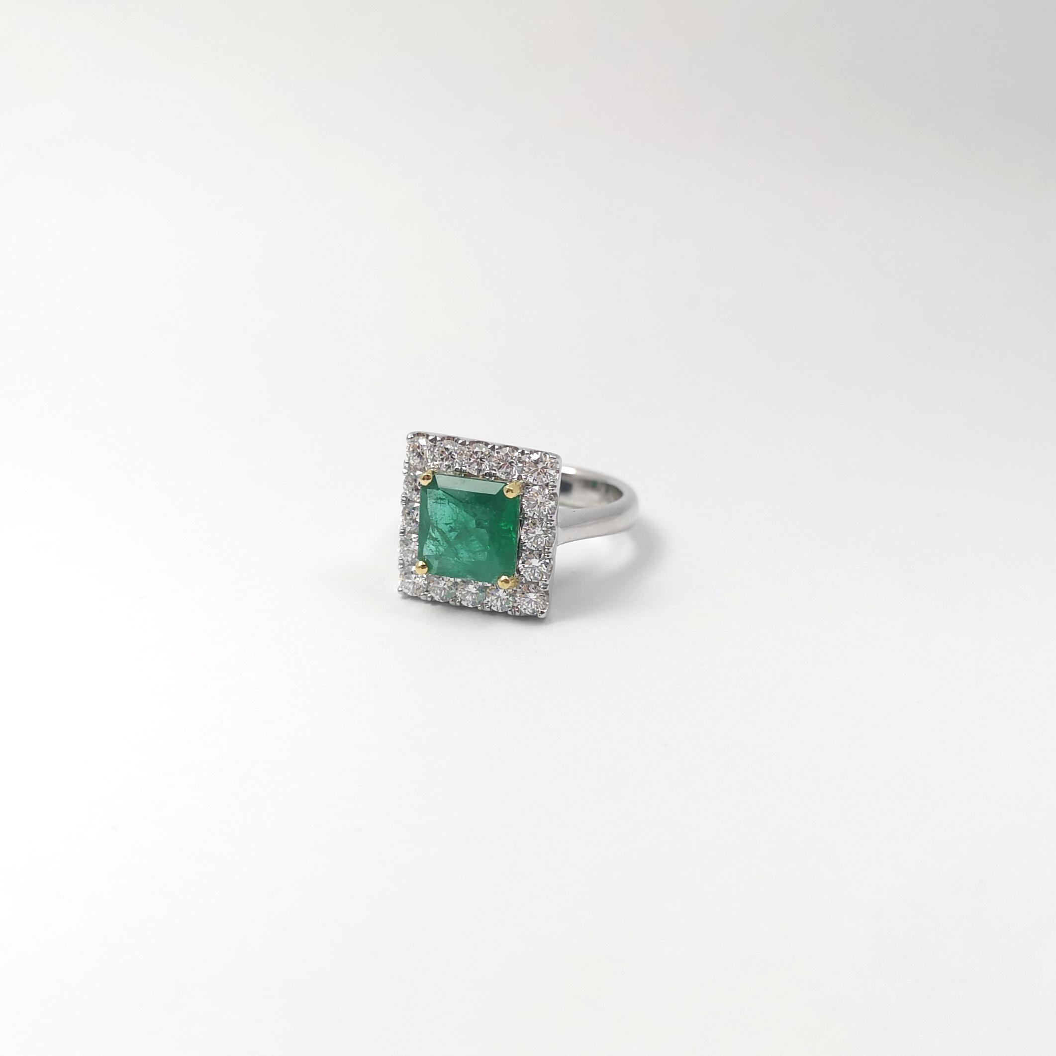 Smaragd- und Diamantring in 18 Karat Weißgold gefasst in Fassungen im Angebot 4