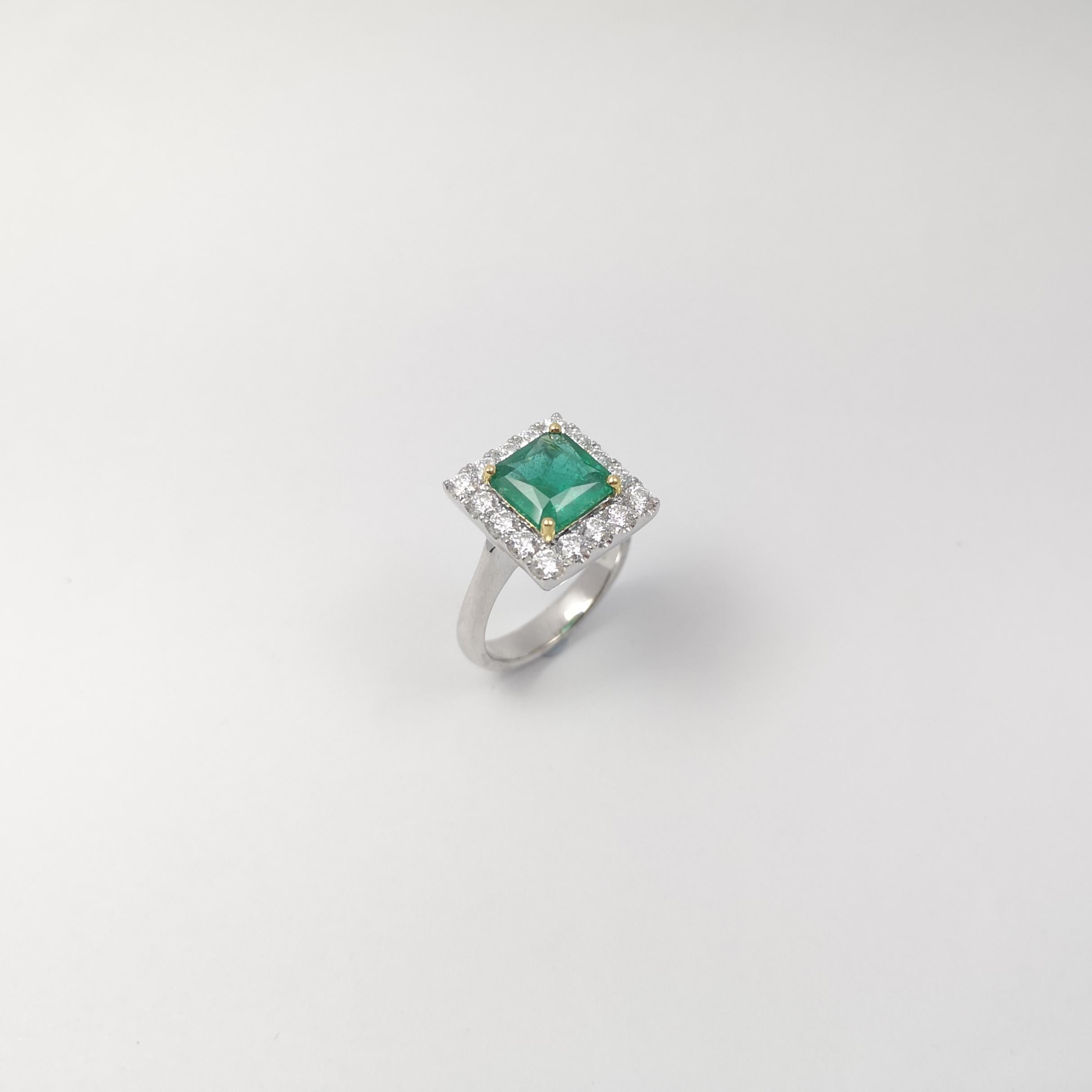 Smaragd- und Diamantring in 18 Karat Weißgold gefasst in Fassungen im Angebot 5