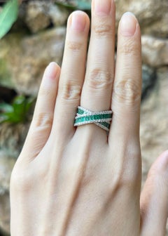 Emerald with Diamond Ring set in 18K White Gold Settings