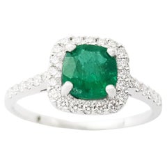 Smaragd- und Diamantring in 18 Karat Weißgold gefasst in Fassungen