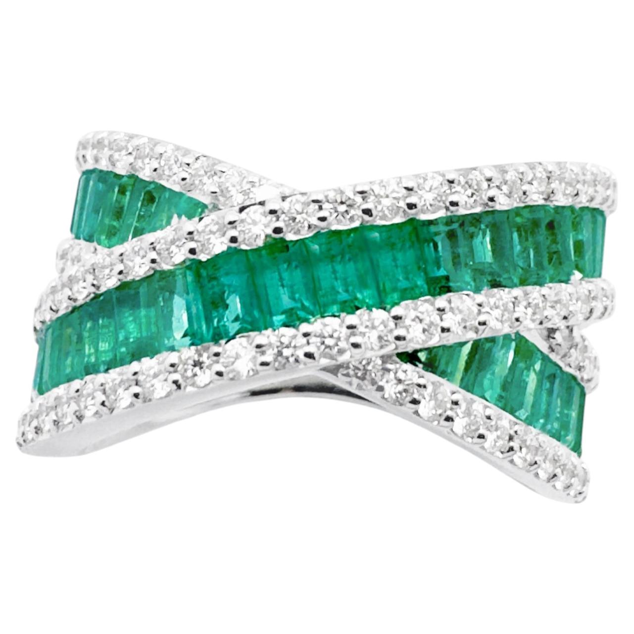 Emerald with Diamond Ring set in 18K White Gold Settings For Sale