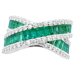 Emerald with Diamond Ring set in 18K White Gold Settings