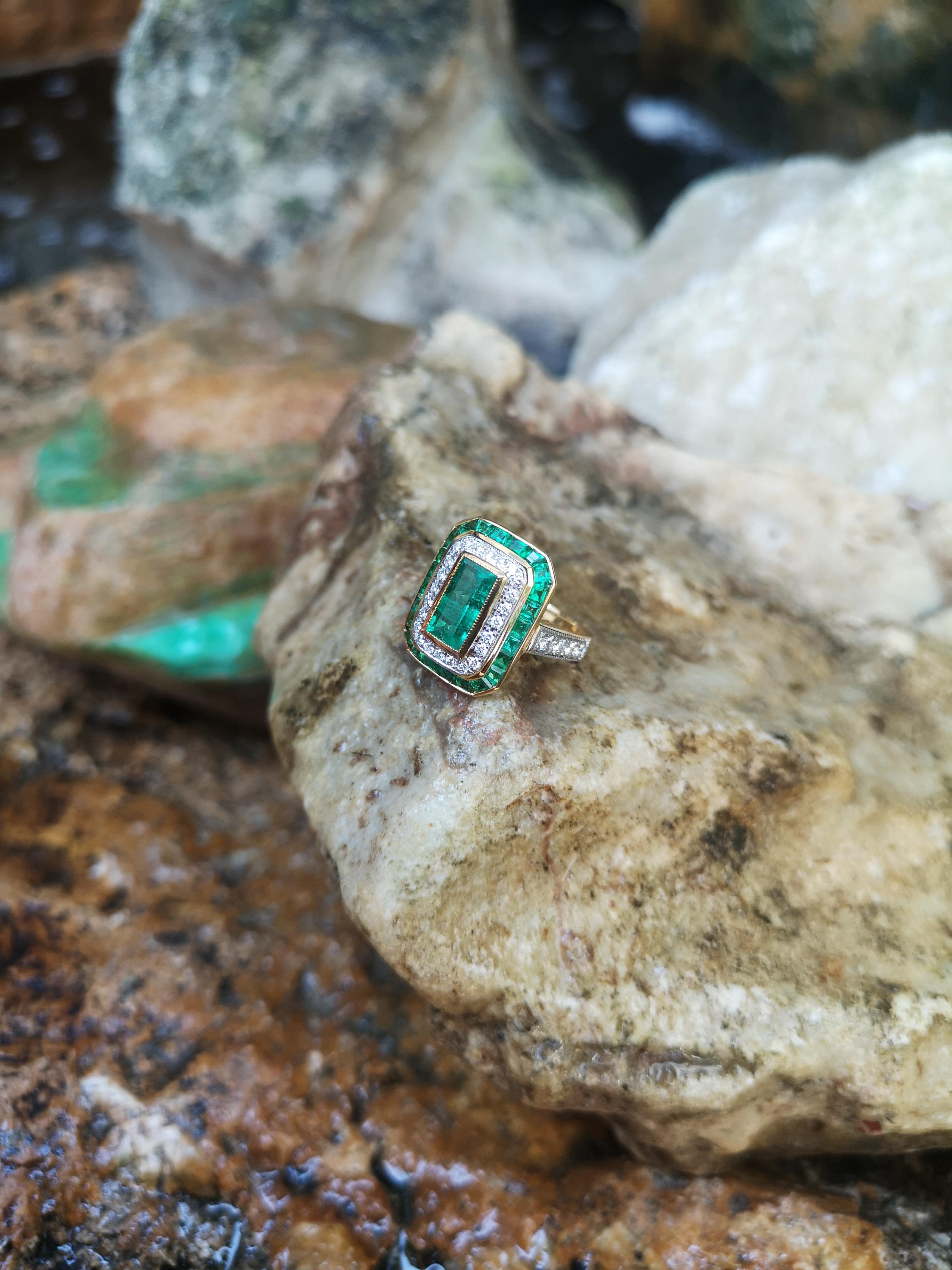 Smaragd mit Diamantring in 18 Karat Goldfassung gefasst im Angebot 2