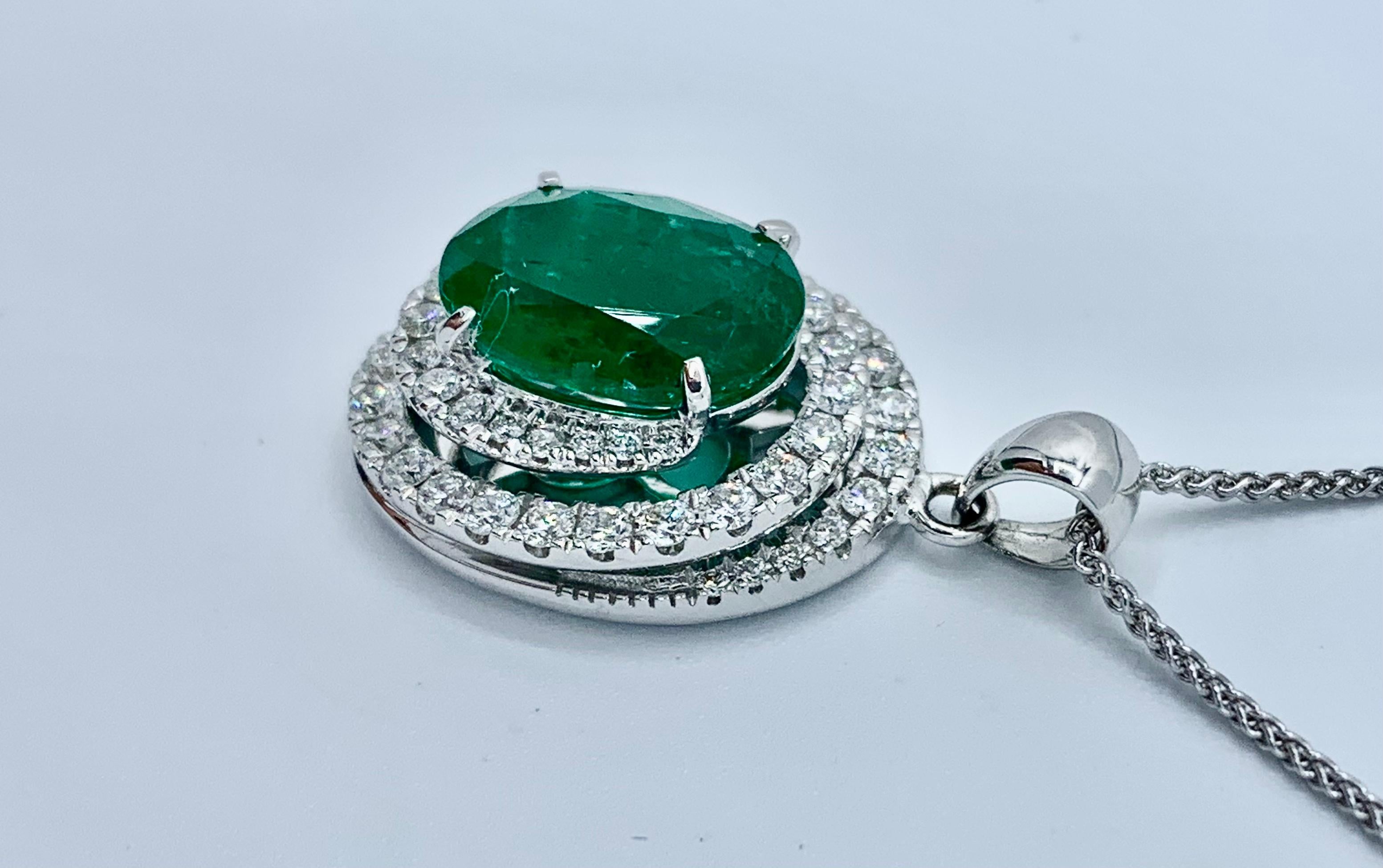 Emerald with Dimond Spiral Halo Pendant In New Condition For Sale In Great Neck, NY