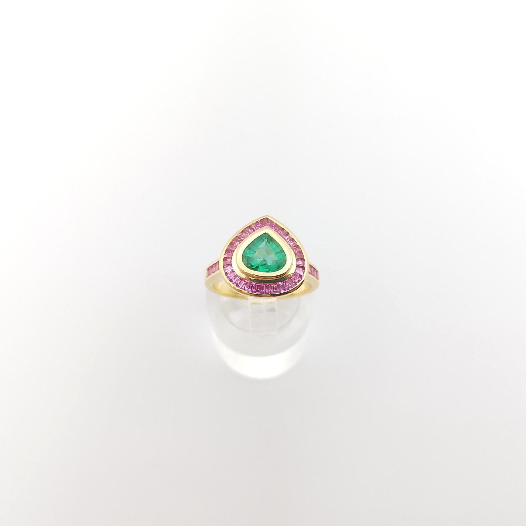 Emerald with Pink Sapphire Ring set in 18K Gold Settings For Sale 5
