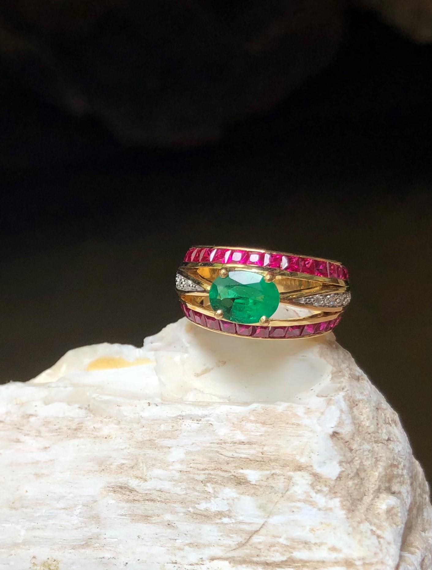 Emerald with Ruby and Diamond Ring Set in 18 Karat Gold Settings For Sale 9