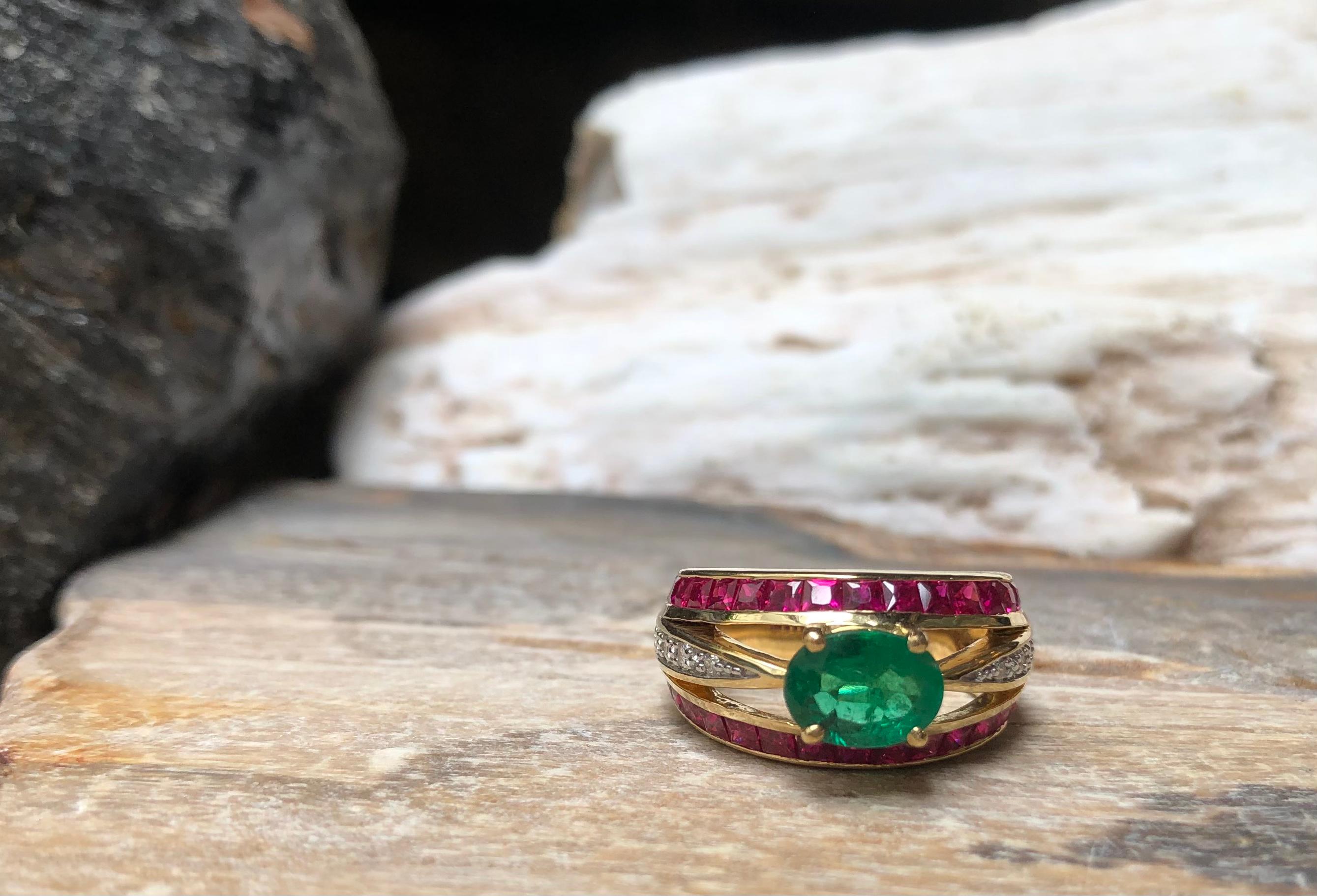 Emerald with Ruby and Diamond Ring Set in 18 Karat Gold Settings For Sale 1