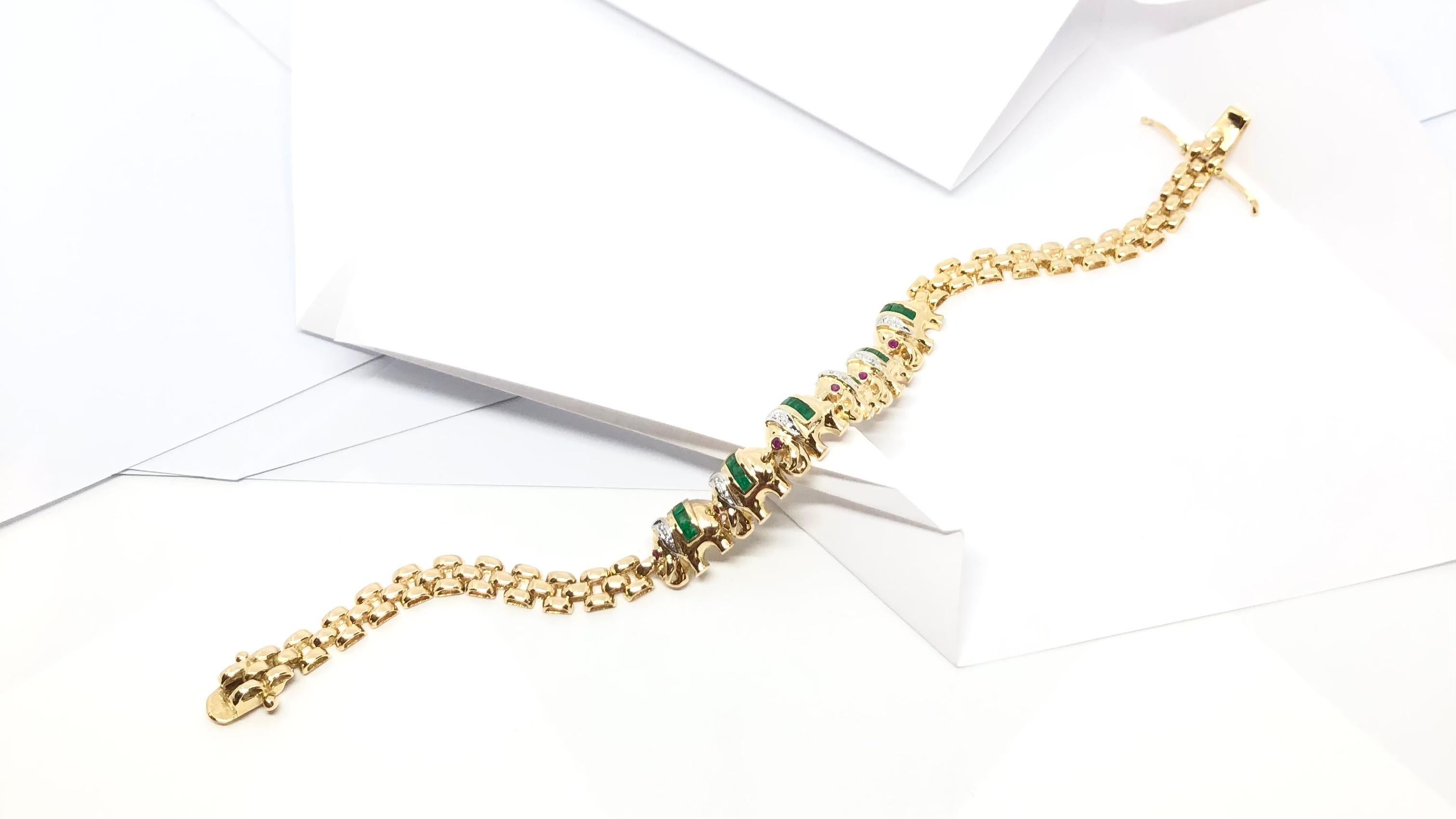 Emerald with Ruby Elephant Bracelet Set in 18 Karat Gold Settings For Sale 7