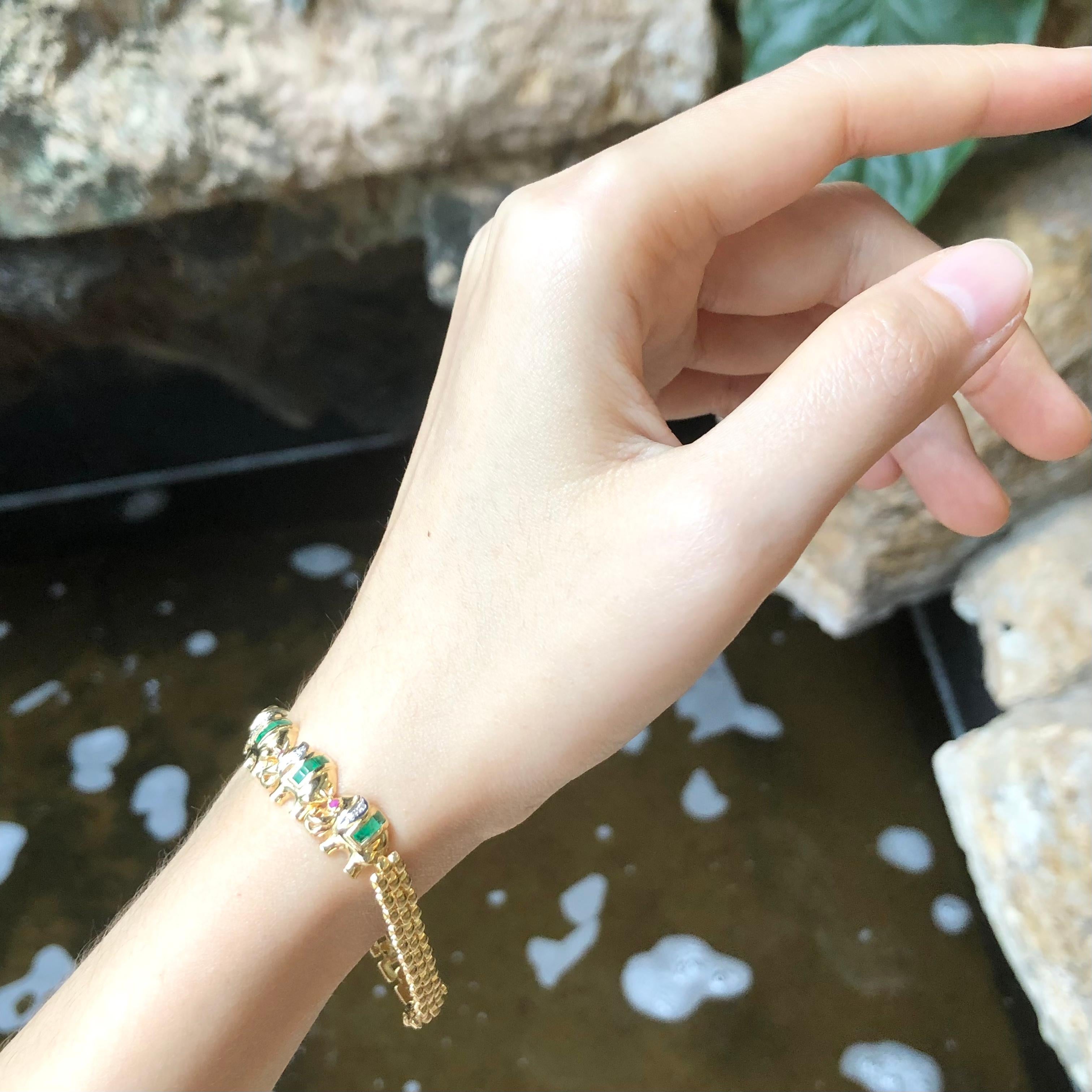 Women's Emerald with Ruby Elephant Bracelet Set in 18 Karat Gold Settings For Sale