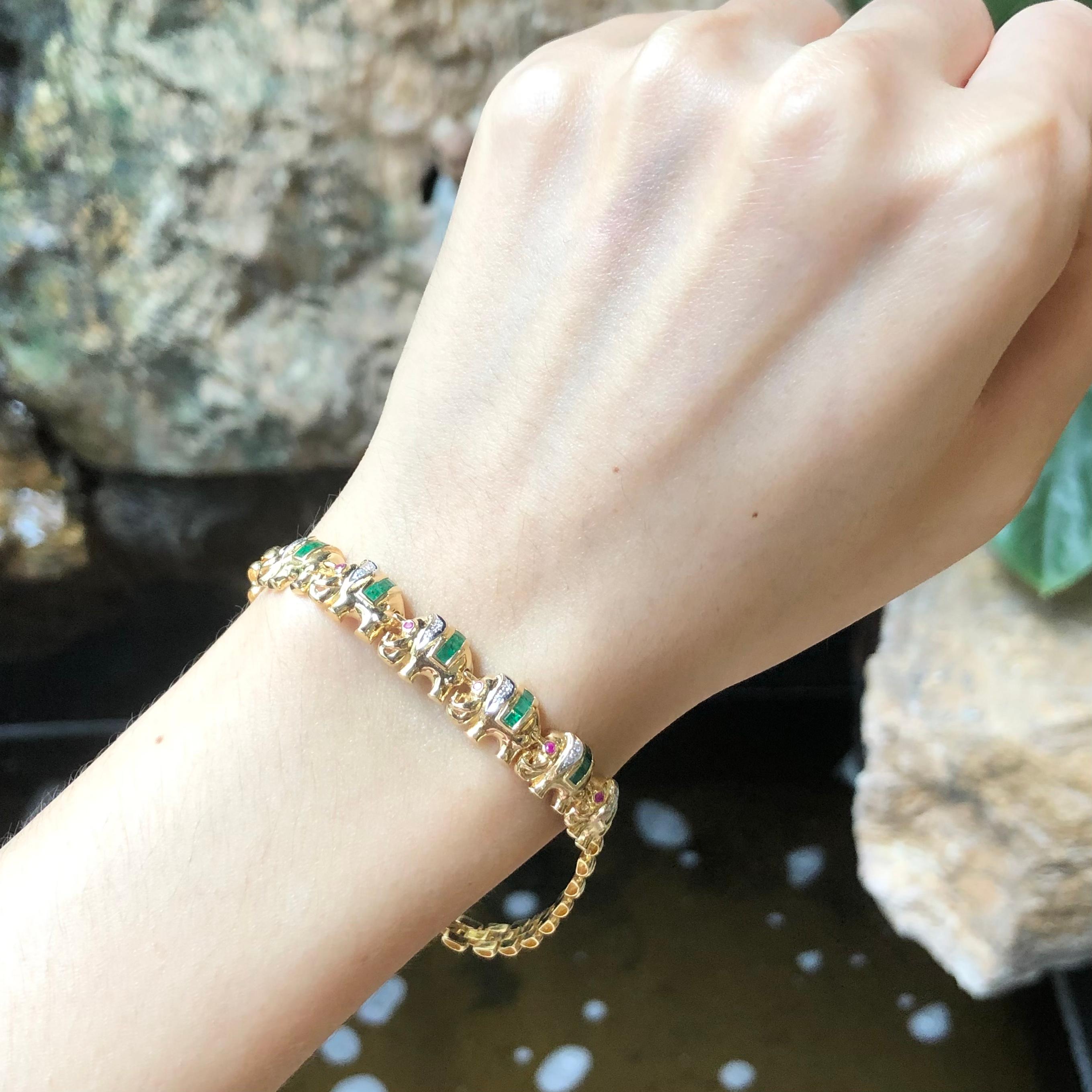 Women's Emerald with Ruby Elephant Bracelet Set in 18 Karat Gold Settings For Sale