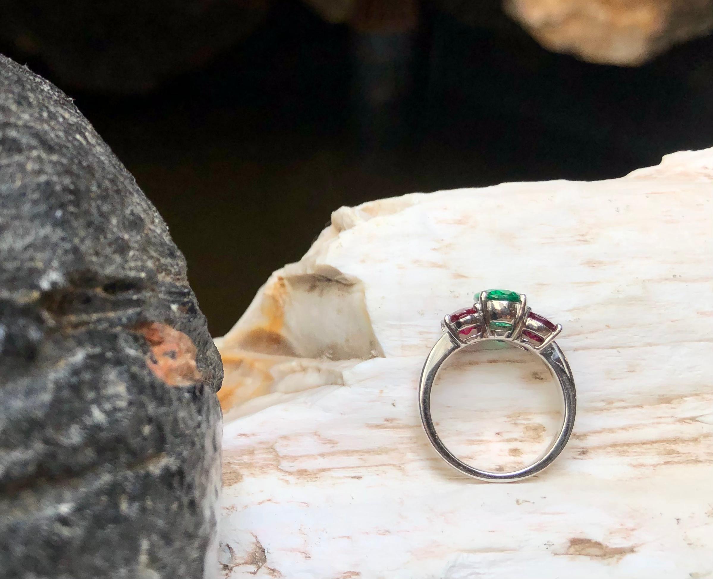 Emerald with Ruby Ring Set in 18 Karat White Gold Settings For Sale 6
