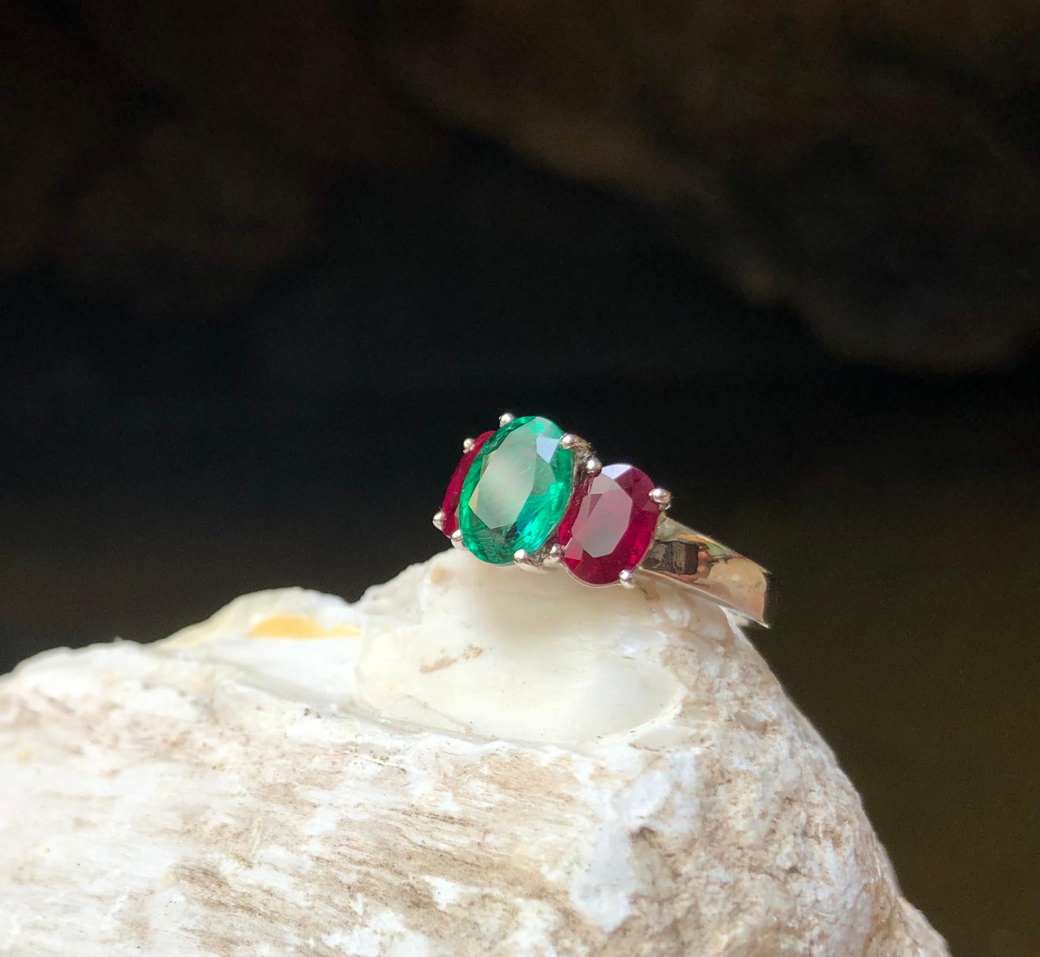 Emerald with Ruby Ring Set in 18 Karat White Gold Settings For Sale 9