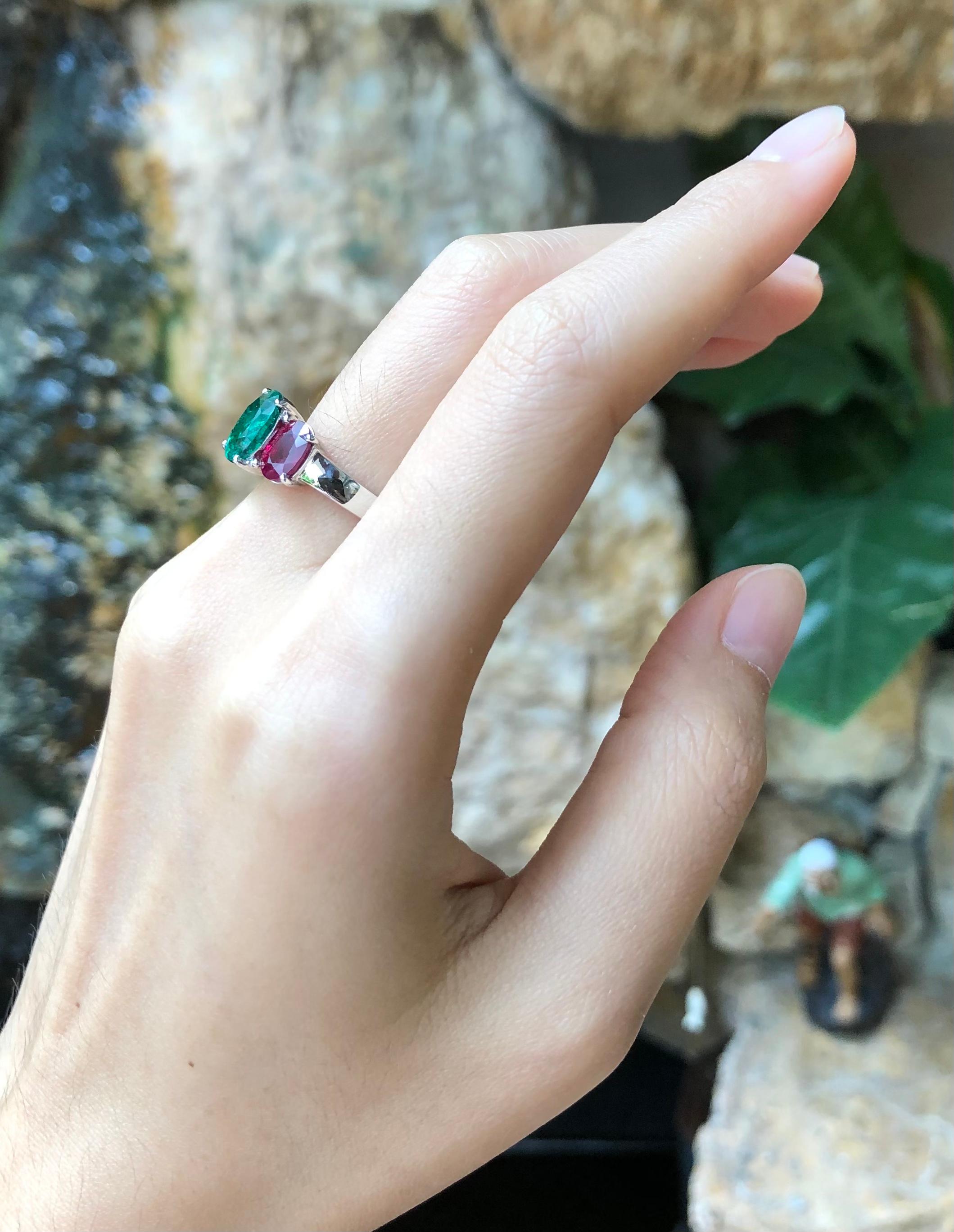 Oval Cut Emerald with Ruby Ring Set in 18 Karat White Gold Settings For Sale