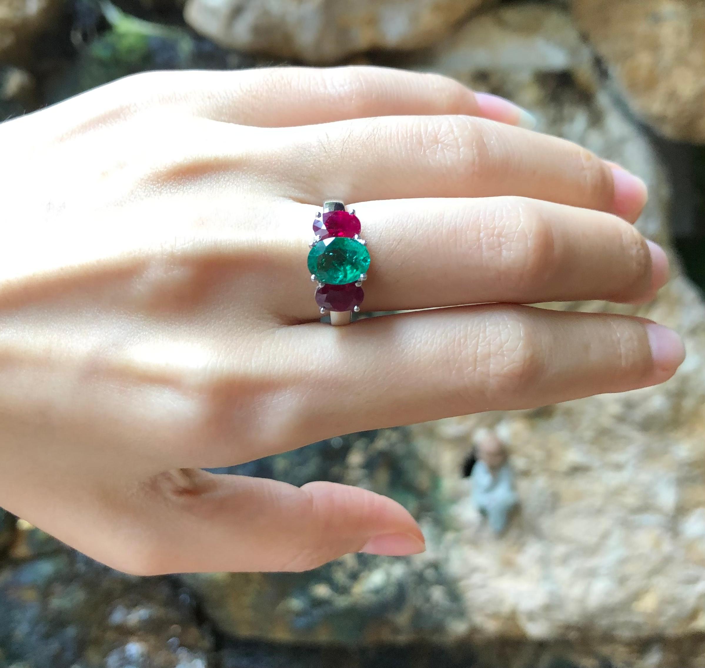 Women's Emerald with Ruby Ring Set in 18 Karat White Gold Settings For Sale