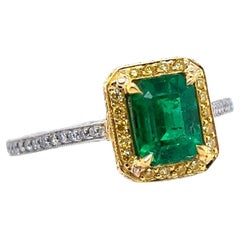 Anillo de Platino Racimo de Diamantes Amarillo Esmeralda