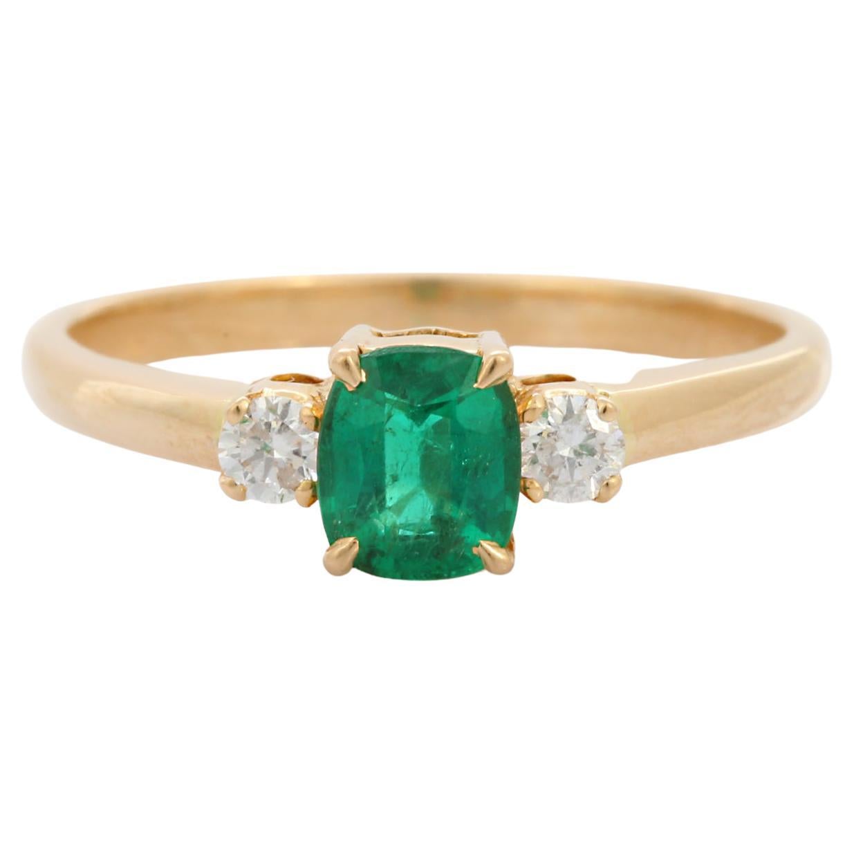 Emerald Gemstone Ring in 18k Solid Yellow Gold with Diamonds