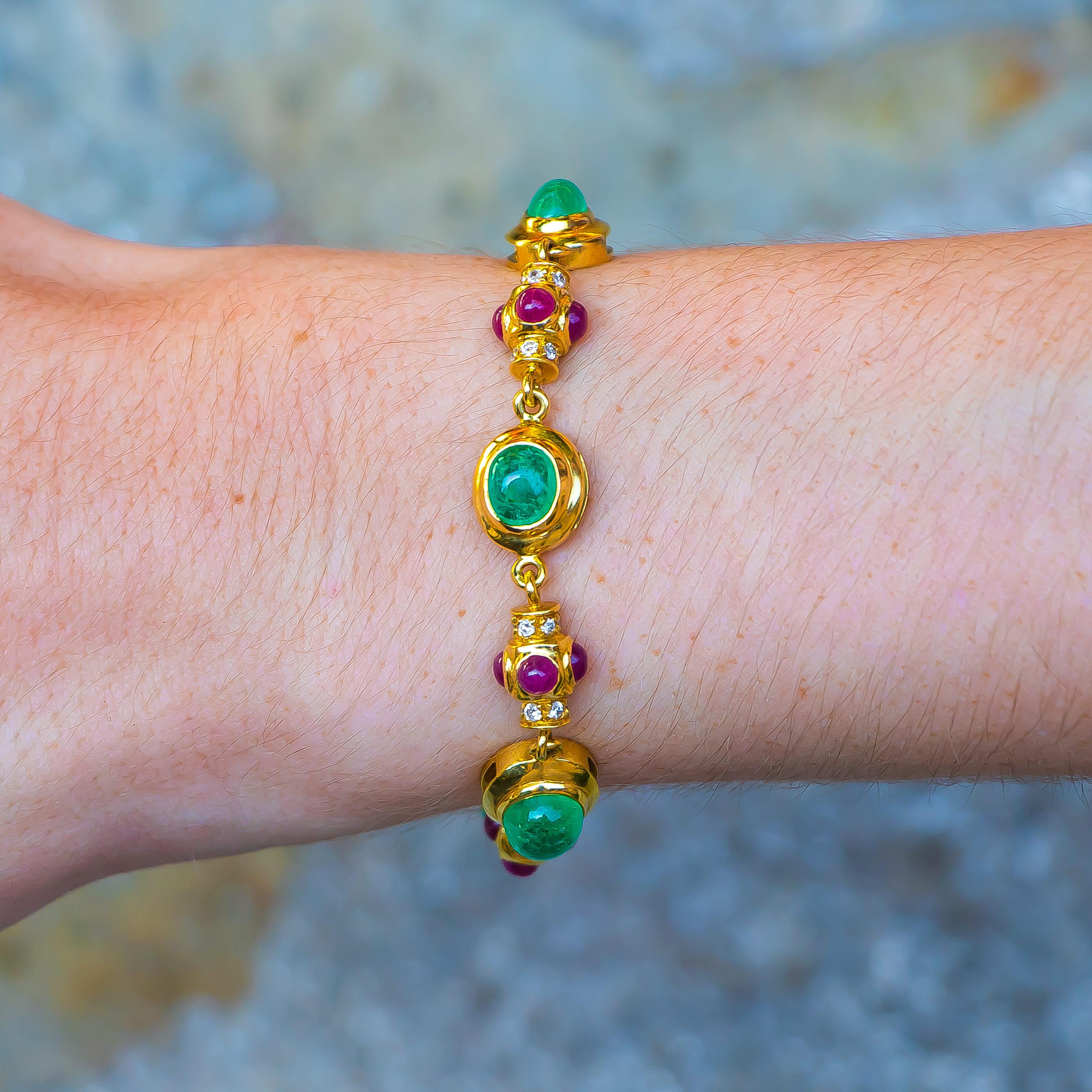 Emeralds = 10 carats
Rubies = 1.8 carats
Diamonds = 1.2 carats
( Color: F, Clarity: VS )
Metal: 18K Yellow Gold
Jewelry Gift Box Included
