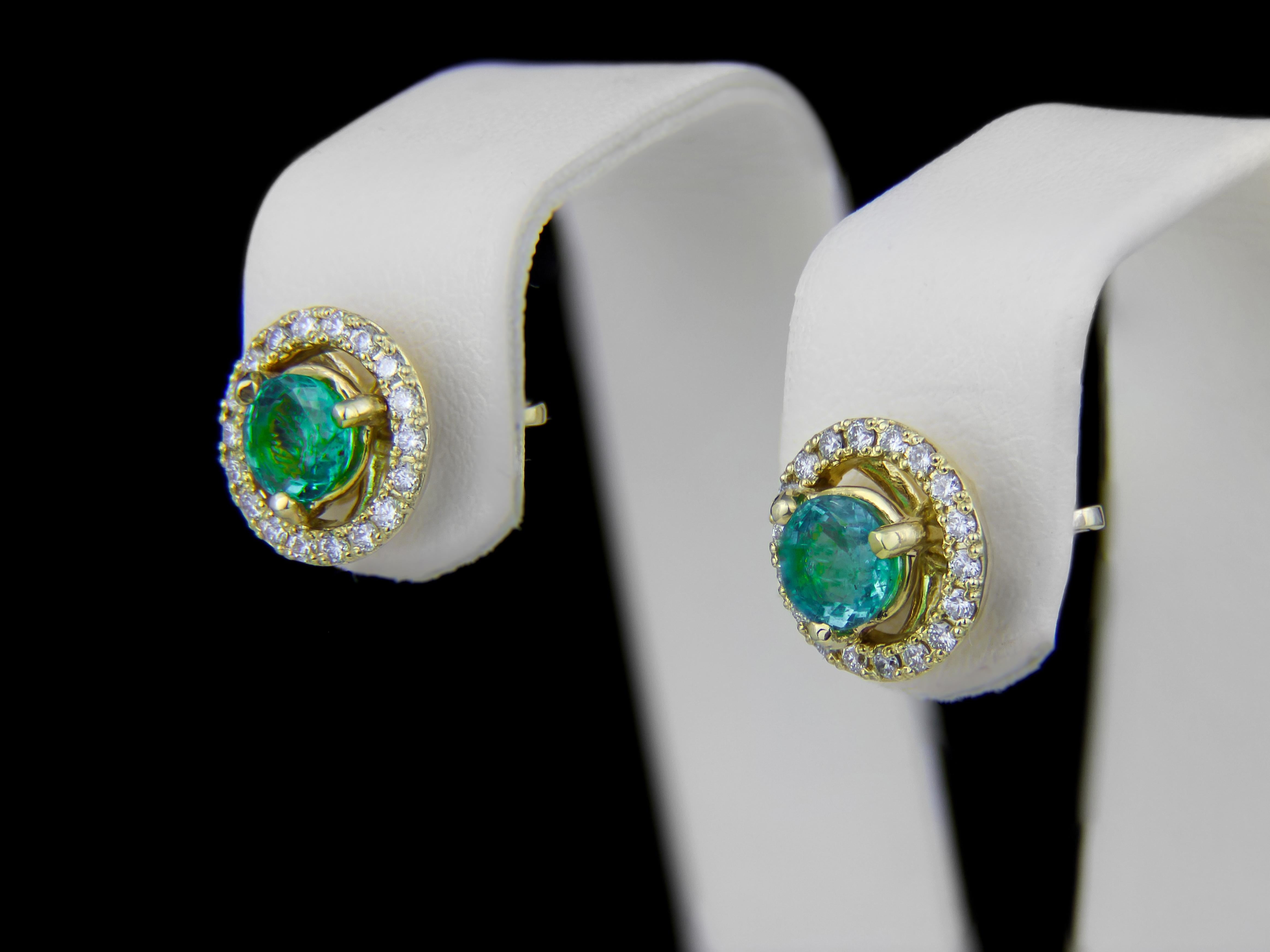 Emeralds 14k gold earrings studs. For Sale 5