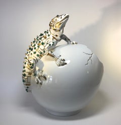 Emeralds, 24-Karat Pure Gold, Porcelain Luxury Lizard Sculpture Egg Caviar Bowl