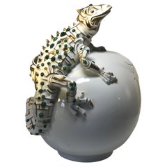 Emeralds, 24-Karat Pure Gold, Porcelain Luxury Lizard Sculpture Egg Caviar Bowl