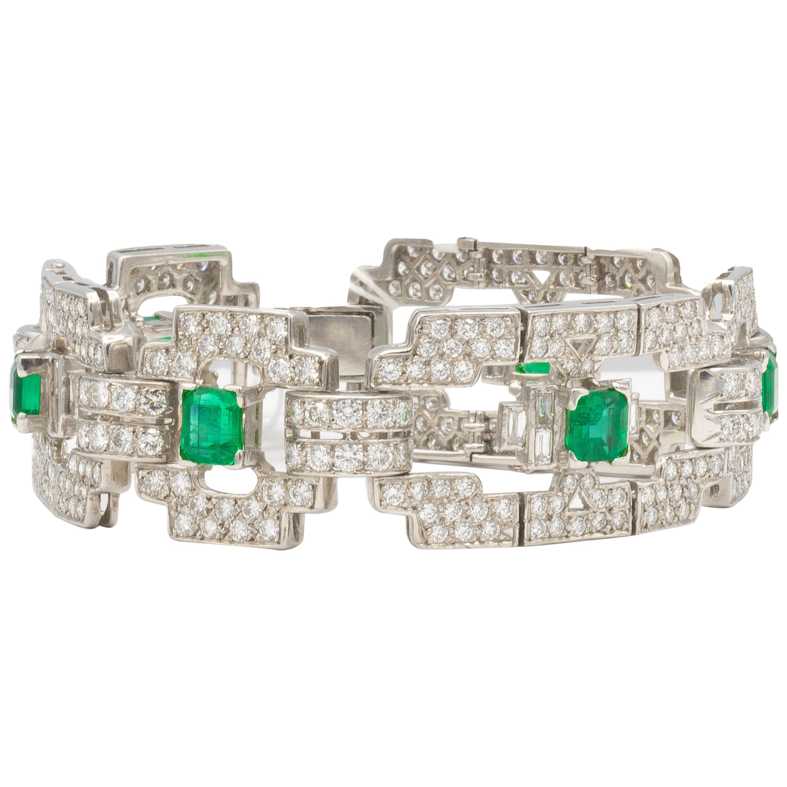 Emeralds 4.80 Carat and Diamonds 7.80 Carat Platinum Bracelet