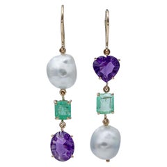 Boucles d'oreilles pendantes en or rose 14 carats, émeraudes, améthystes et perles baroques