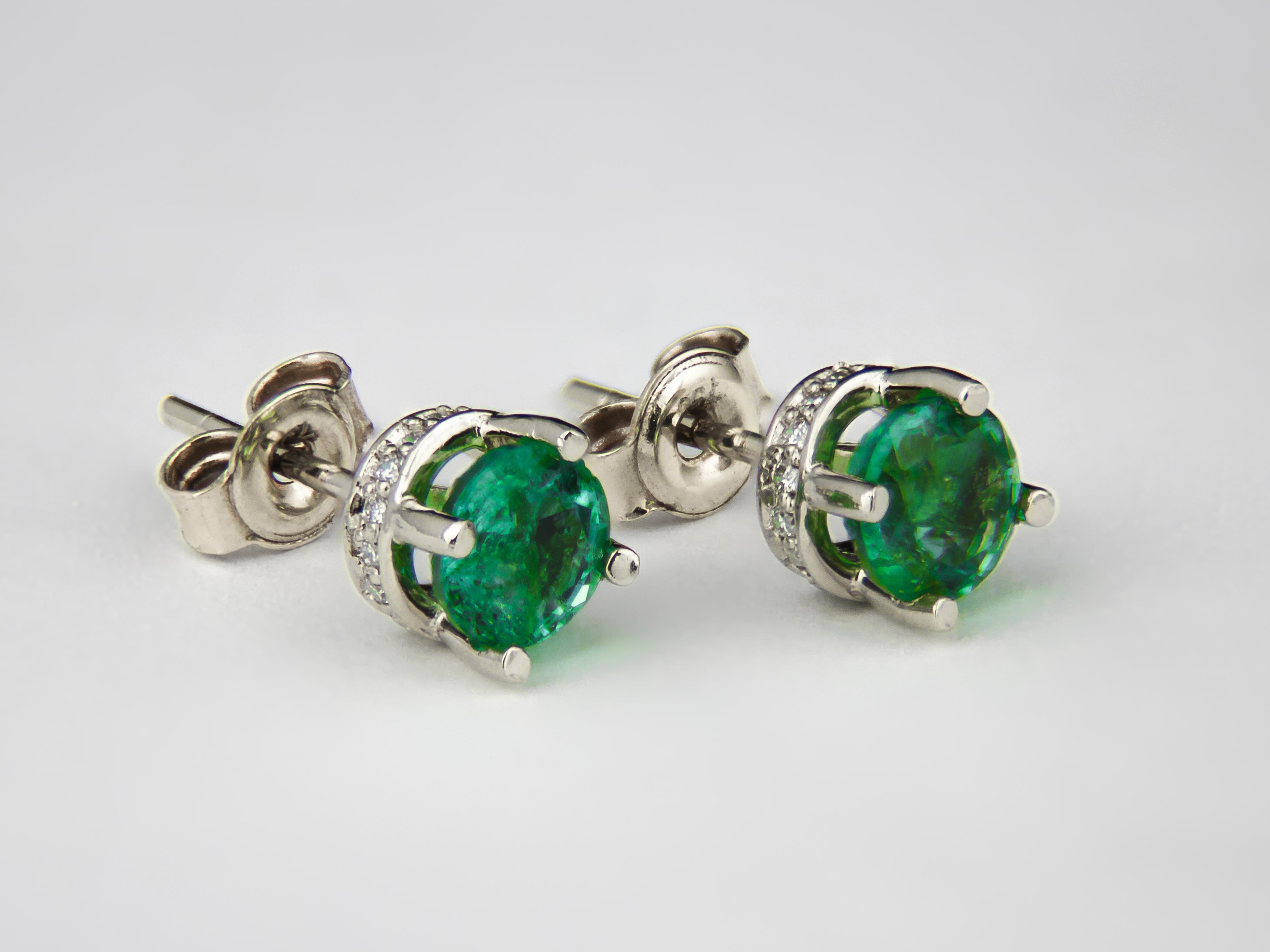 Modern Emeralds and Diamonds 14k Gold Earrings Studs For Sale