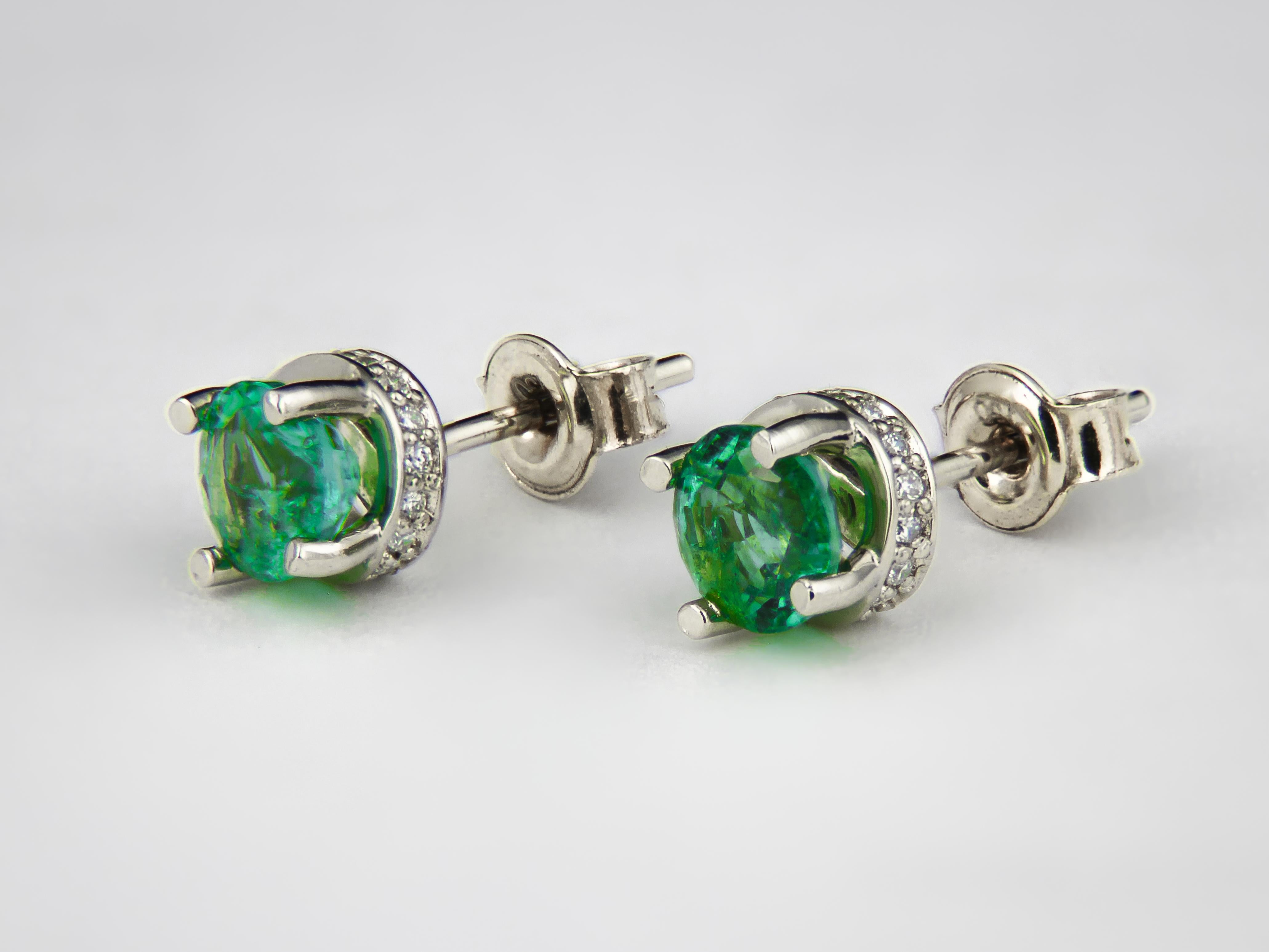 Round Cut Emeralds and Diamonds 14k Gold Earrings Studs For Sale