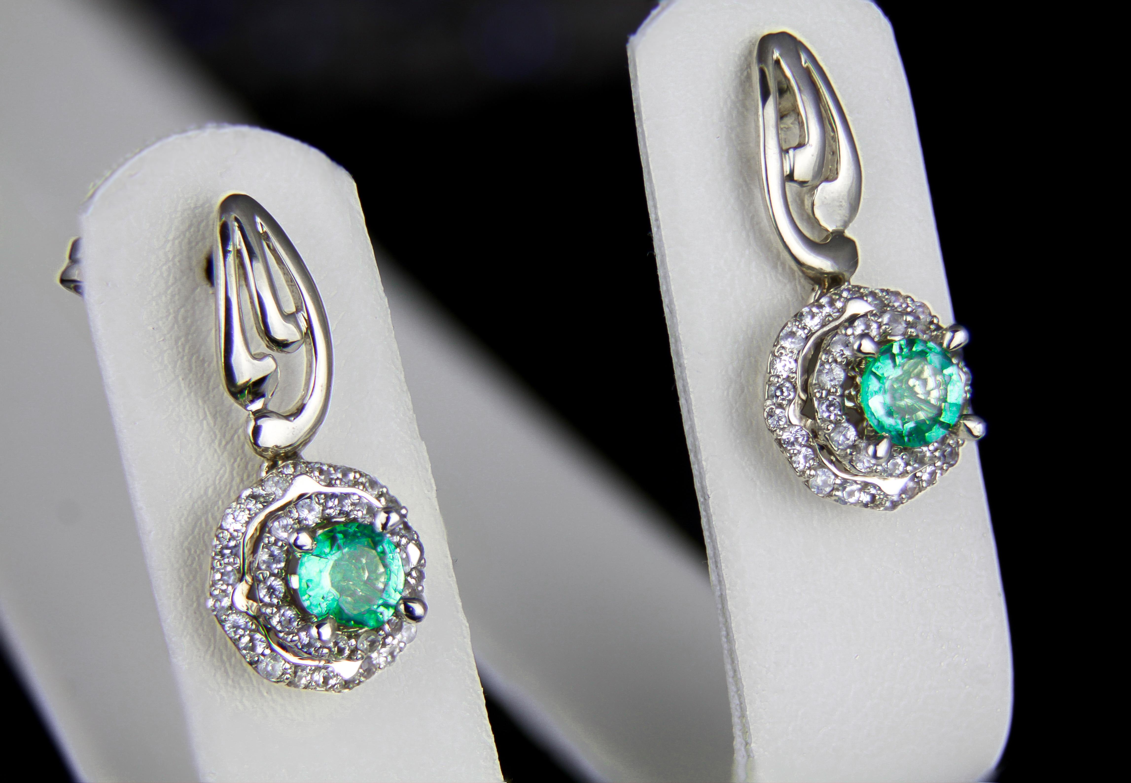 Modern Emeralds and Diamonds 14k Gold Earrings Studs, Round Emerald Earrings Studs For Sale