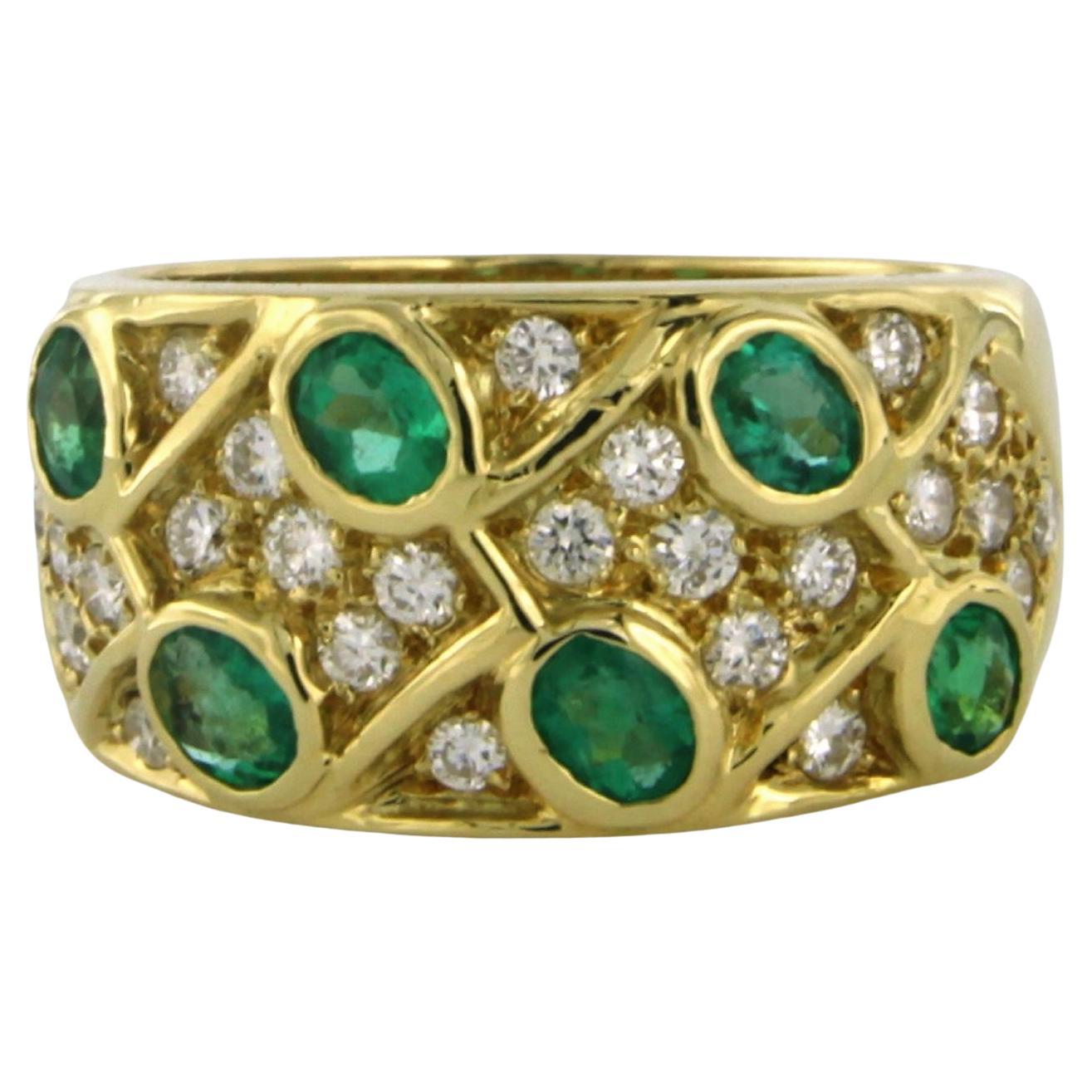 Emeralds and diamonds 18k gold ring ringsize 55 For Sale