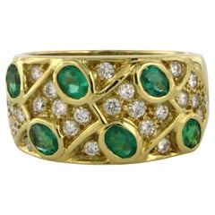 Emeralds and diamonds 18k gold ring ringsize 55