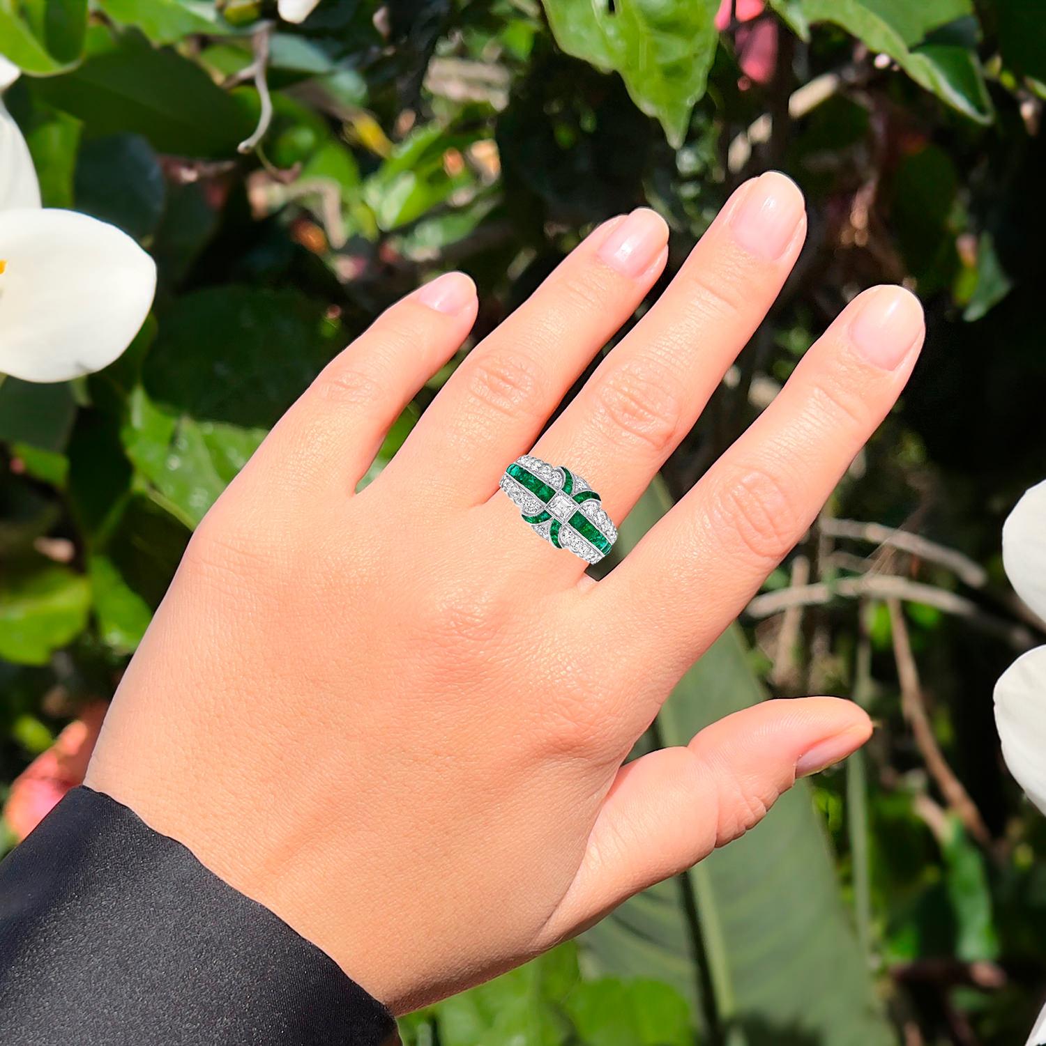 Contemporary Emeralds and Diamonds Cocktail Ring 2.1 Carats 18K White Gold