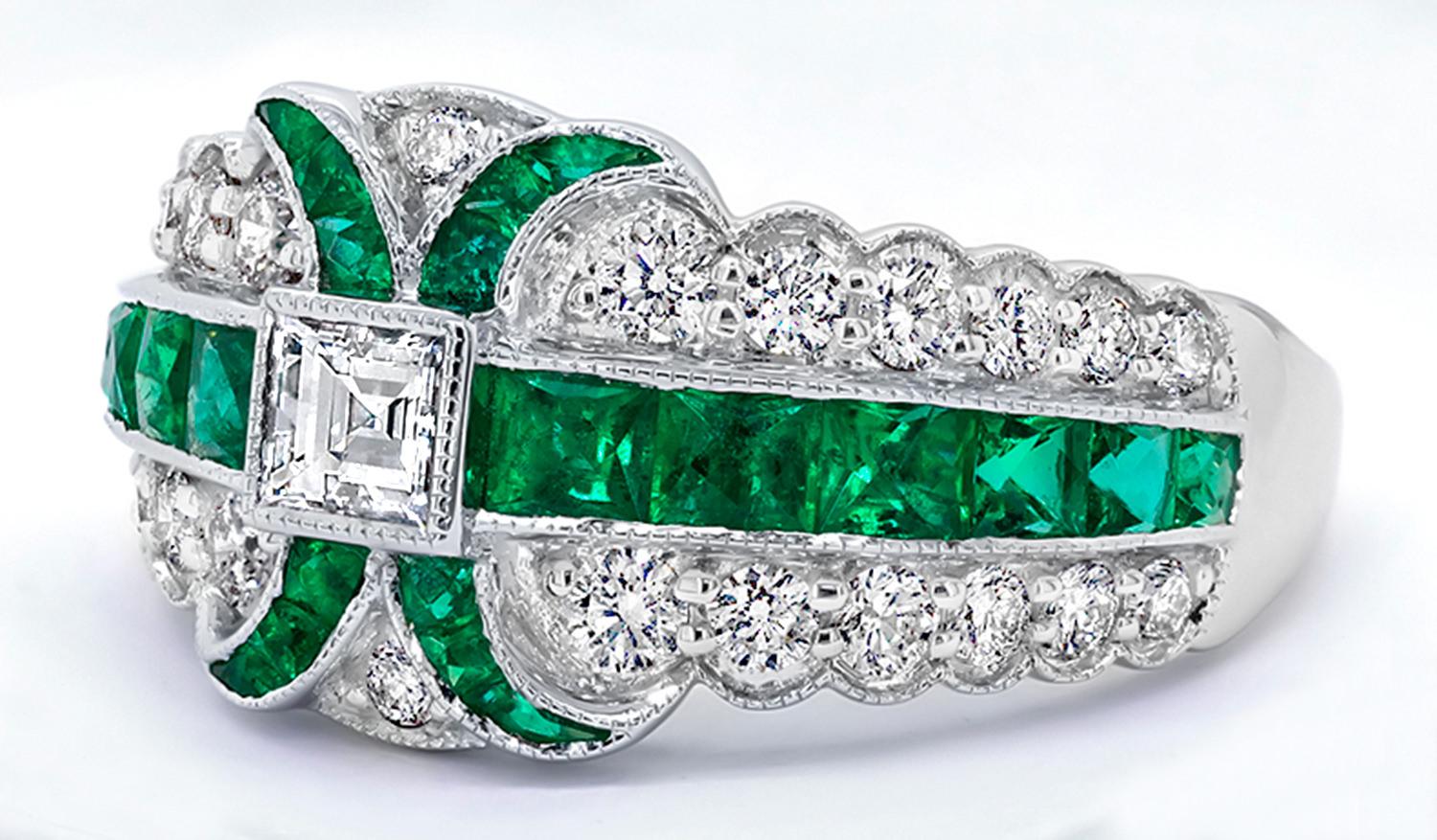Mixed Cut Emeralds and Diamonds Cocktail Ring 2.1 Carats 18K White Gold