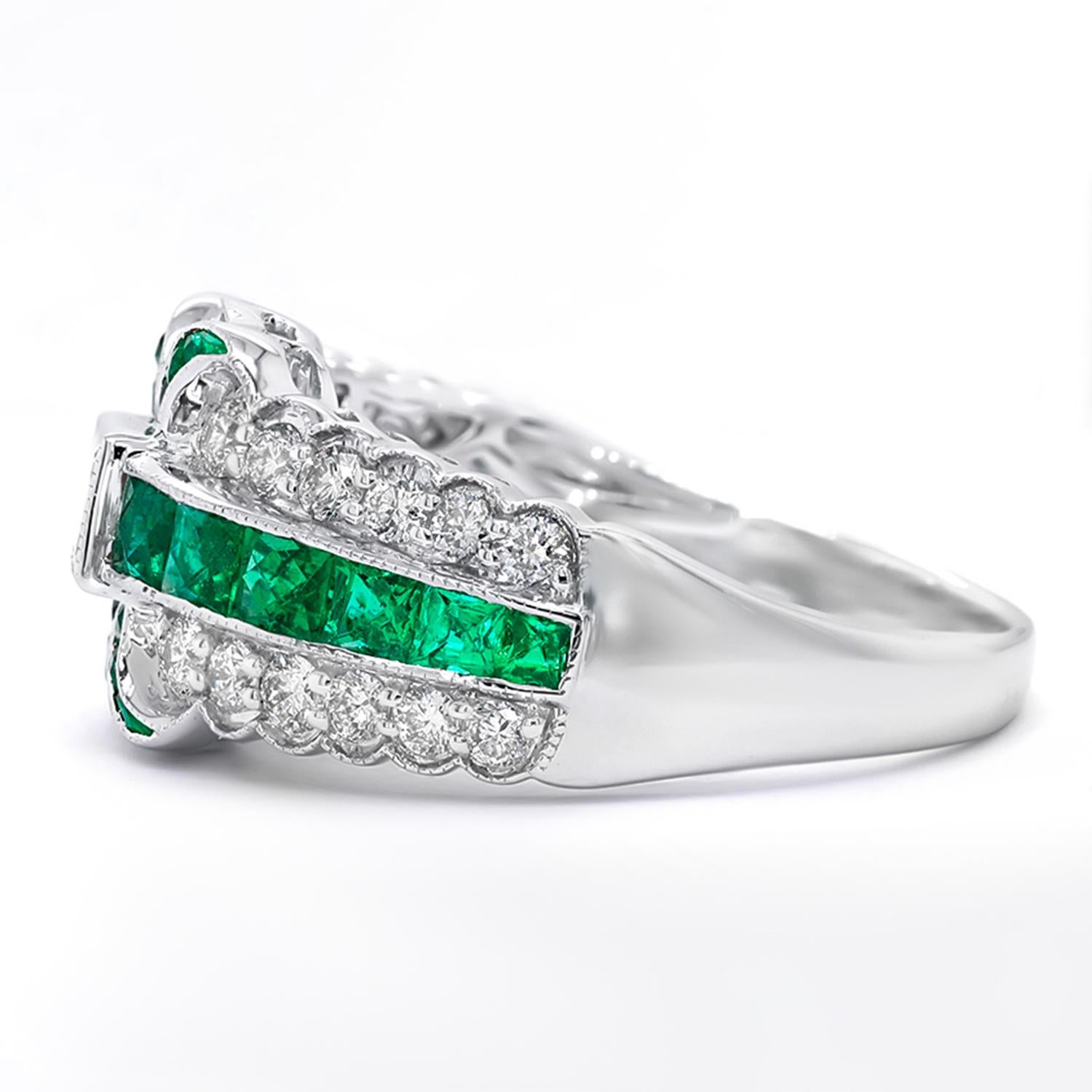 Emeralds and Diamonds Cocktail Ring 2.1 Carats 18K White Gold In Excellent Condition In Aliso Viejo, CA