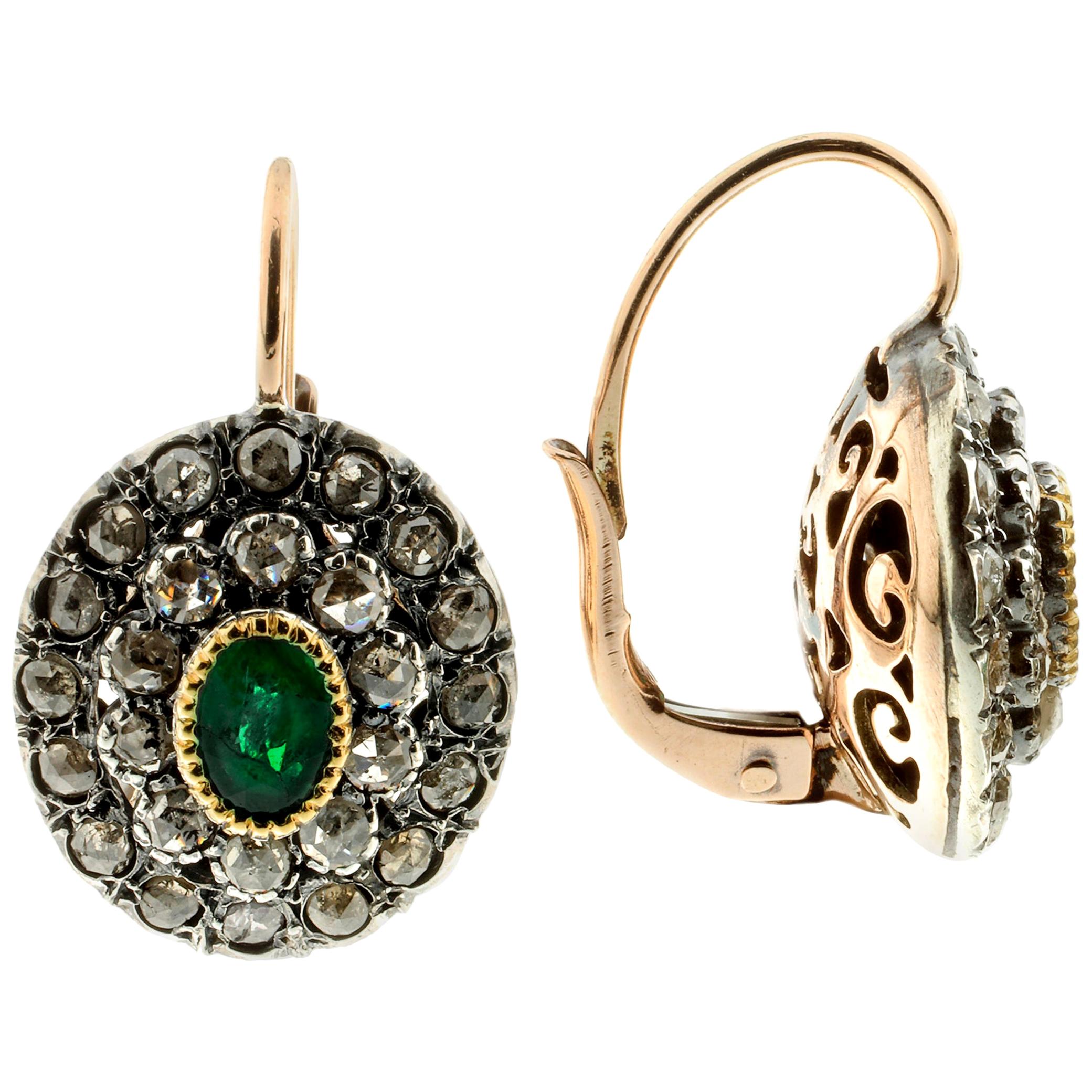 Set 21st Century 9 Karat Rose Gold Diamond Emerald Cesellato Ring and Earrings
