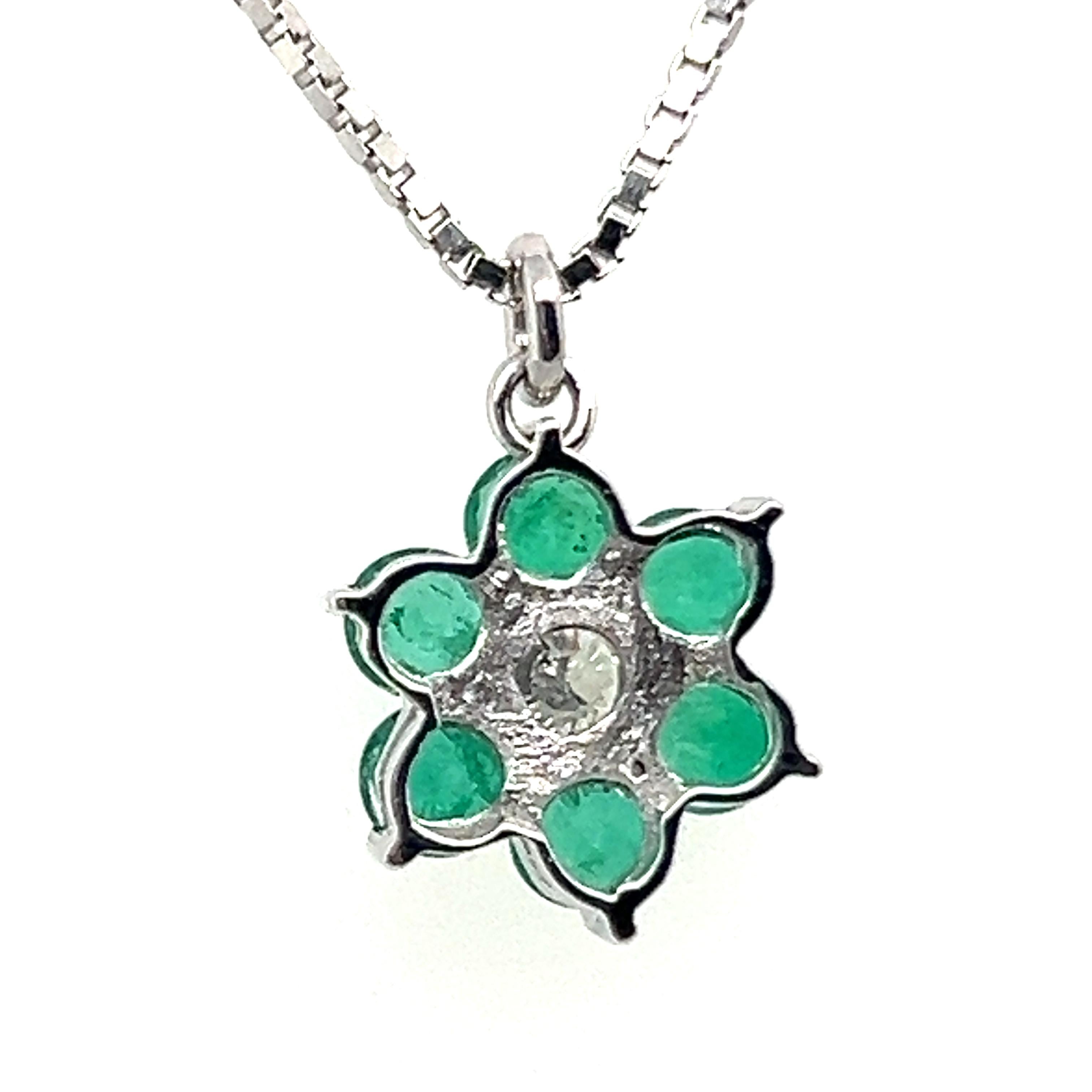 Emeralds & Diamond Flower Necklace in 18 Karat White Gold For Sale 5