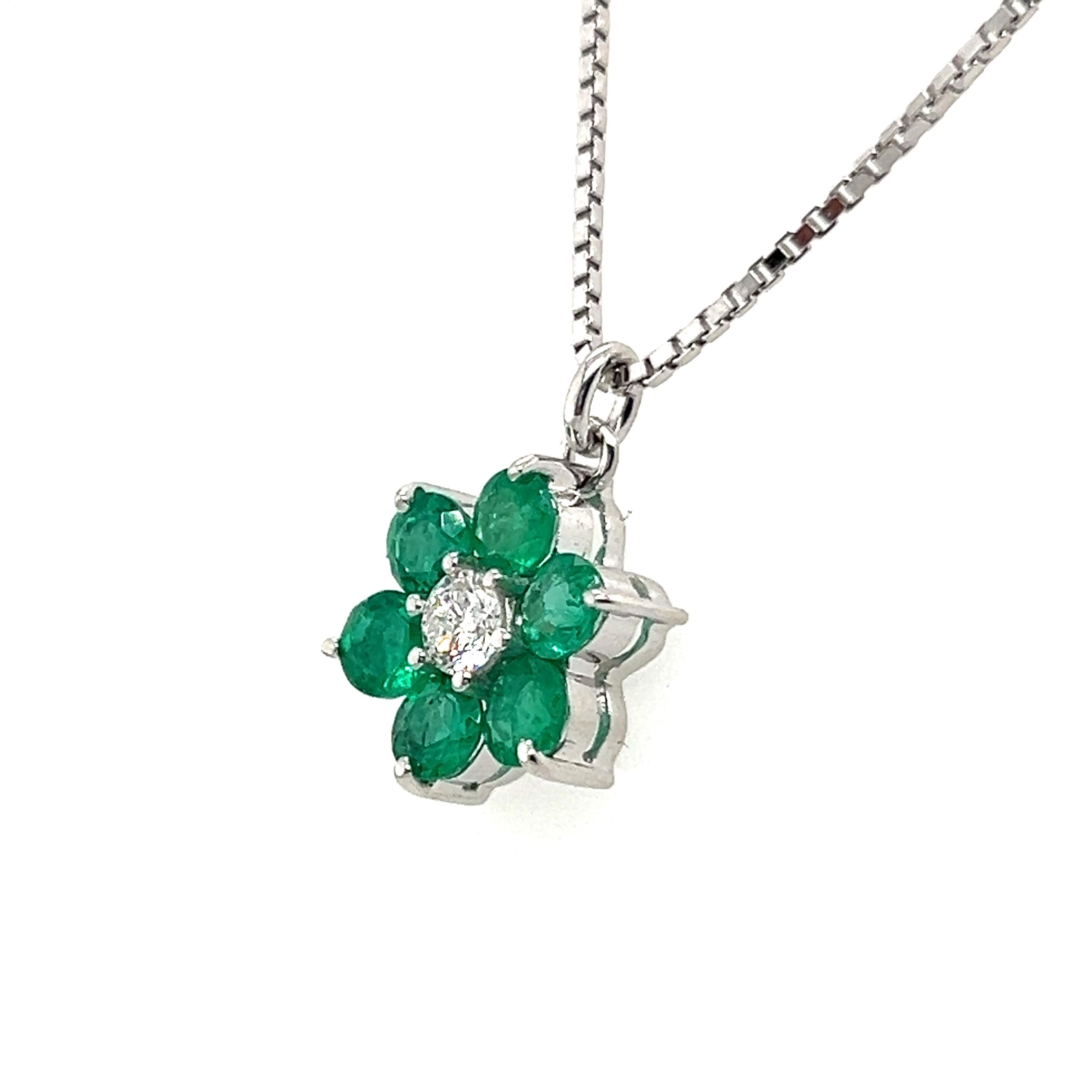 Emeralds & Diamond Flower Necklace in 18 Karat White Gold For Sale 2